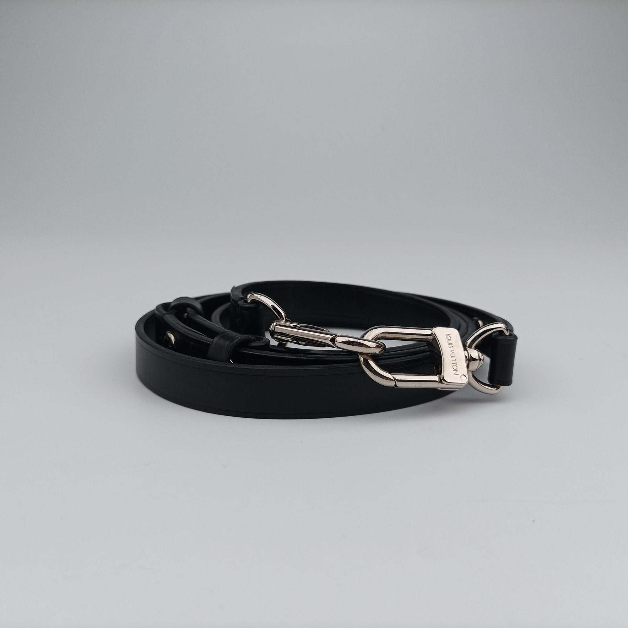 Pre-owned Louis Vuitton NeoNoe White × Black Epi M53371 shoulderbag | stylenewstar