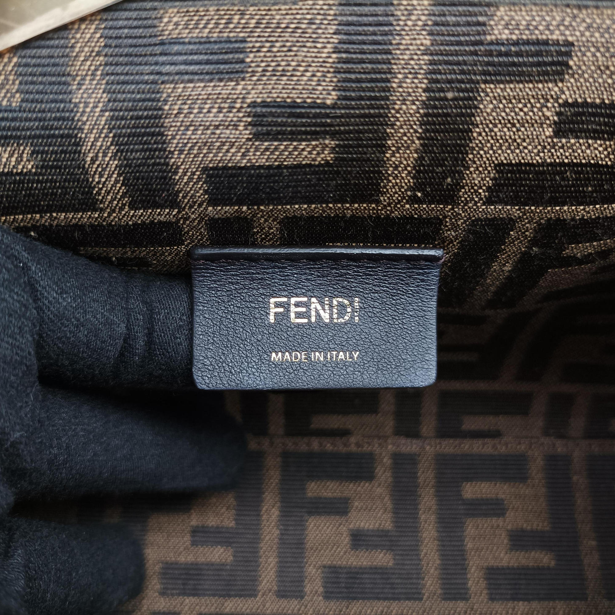 Pre-owned Fendi First Black Leather 8BP129 shoulderbag | stylenewstar