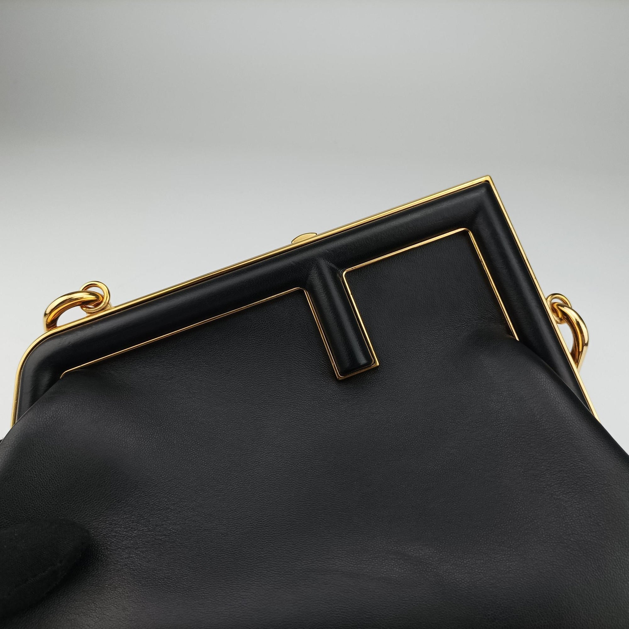 Pre-owned Fendi First Black Leather 8BP129 shoulderbag | stylenewstar
