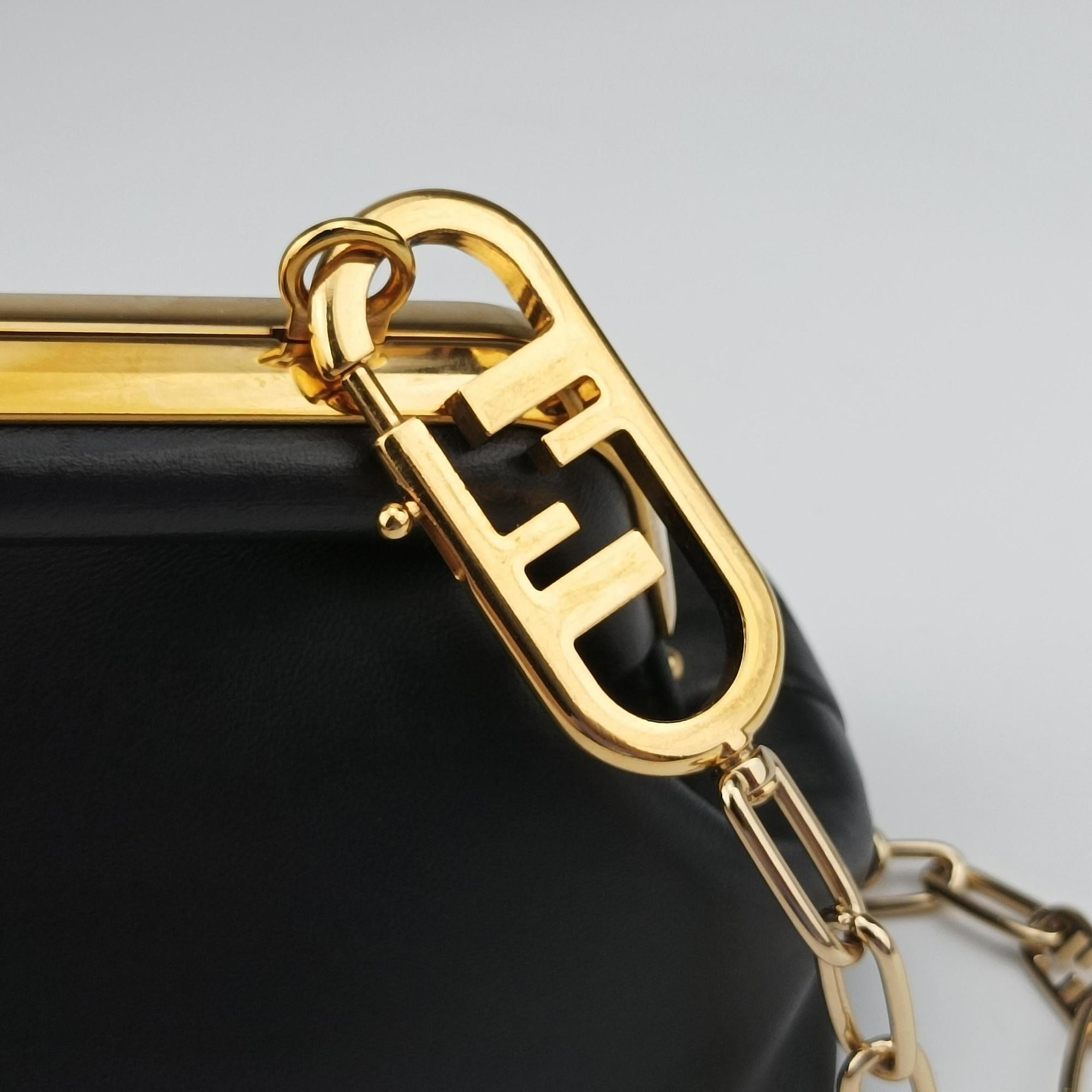 Pre-owned Fendi First Black Leather 8BP129 shoulderbag | stylenewstar