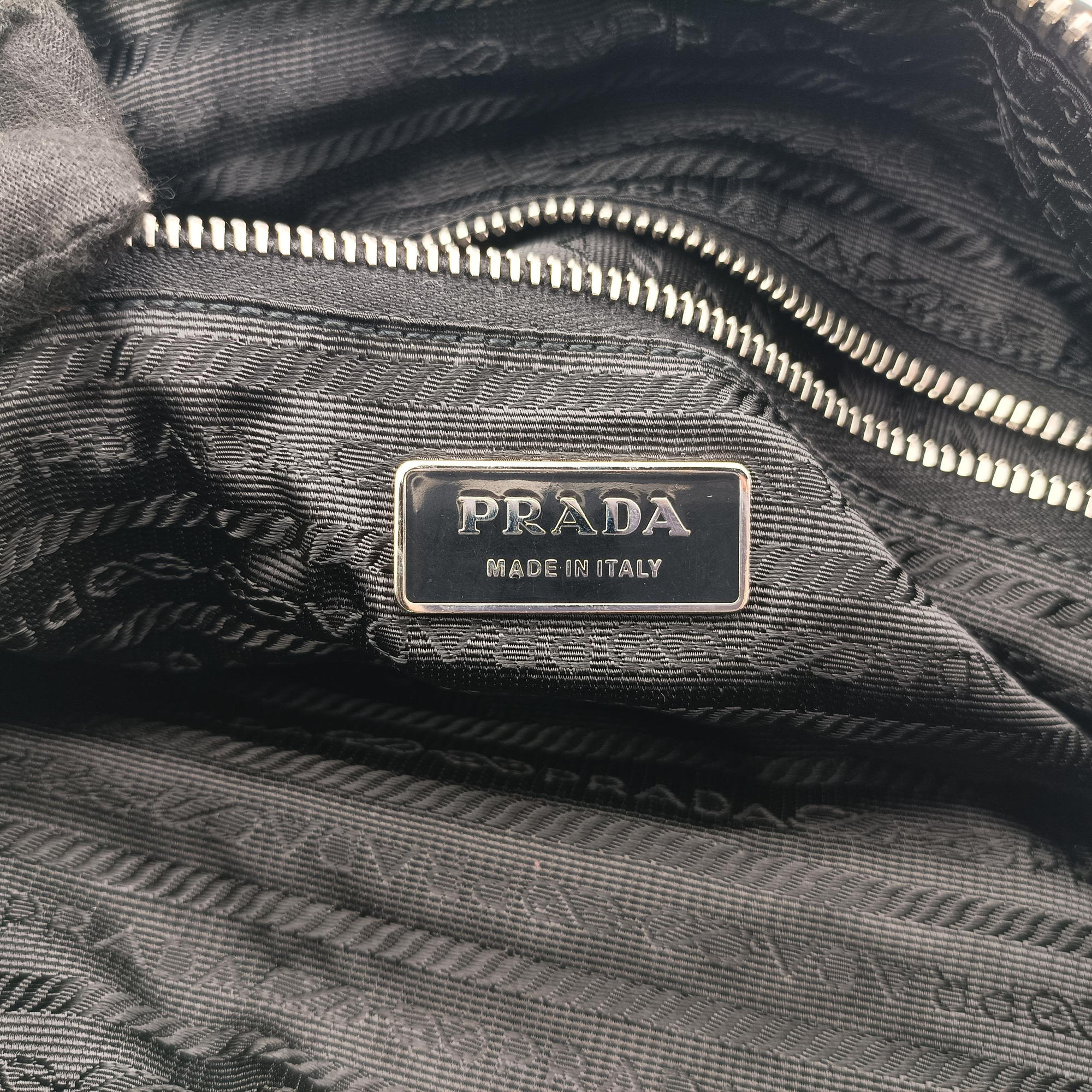 Secondhand Prada Cavallino Black×White Giraffe Printed Calf Hair×Leather  shoulderbag | stylenewstar