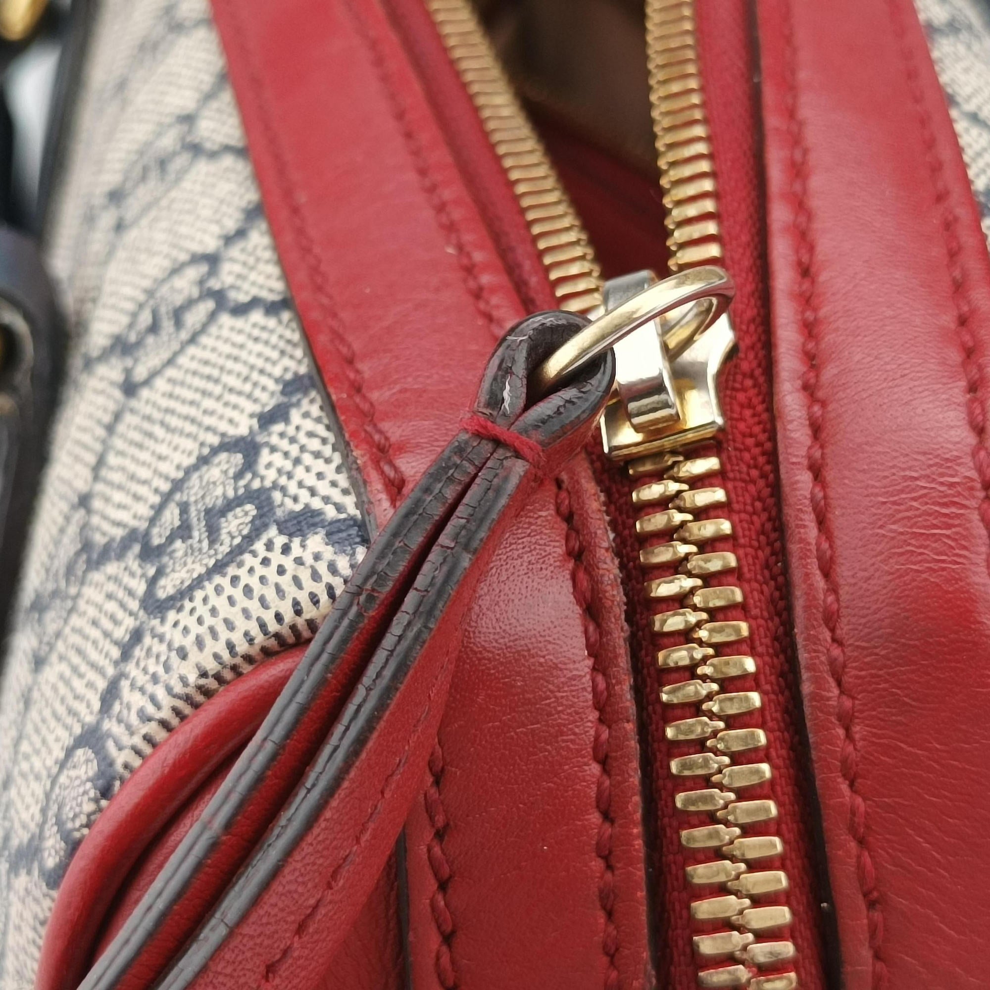 Pre-owned Gucci GG SUPREME Beige x Red x Navy PVC coated canvas×Leather 409529 shoulderbag | stylenewstar