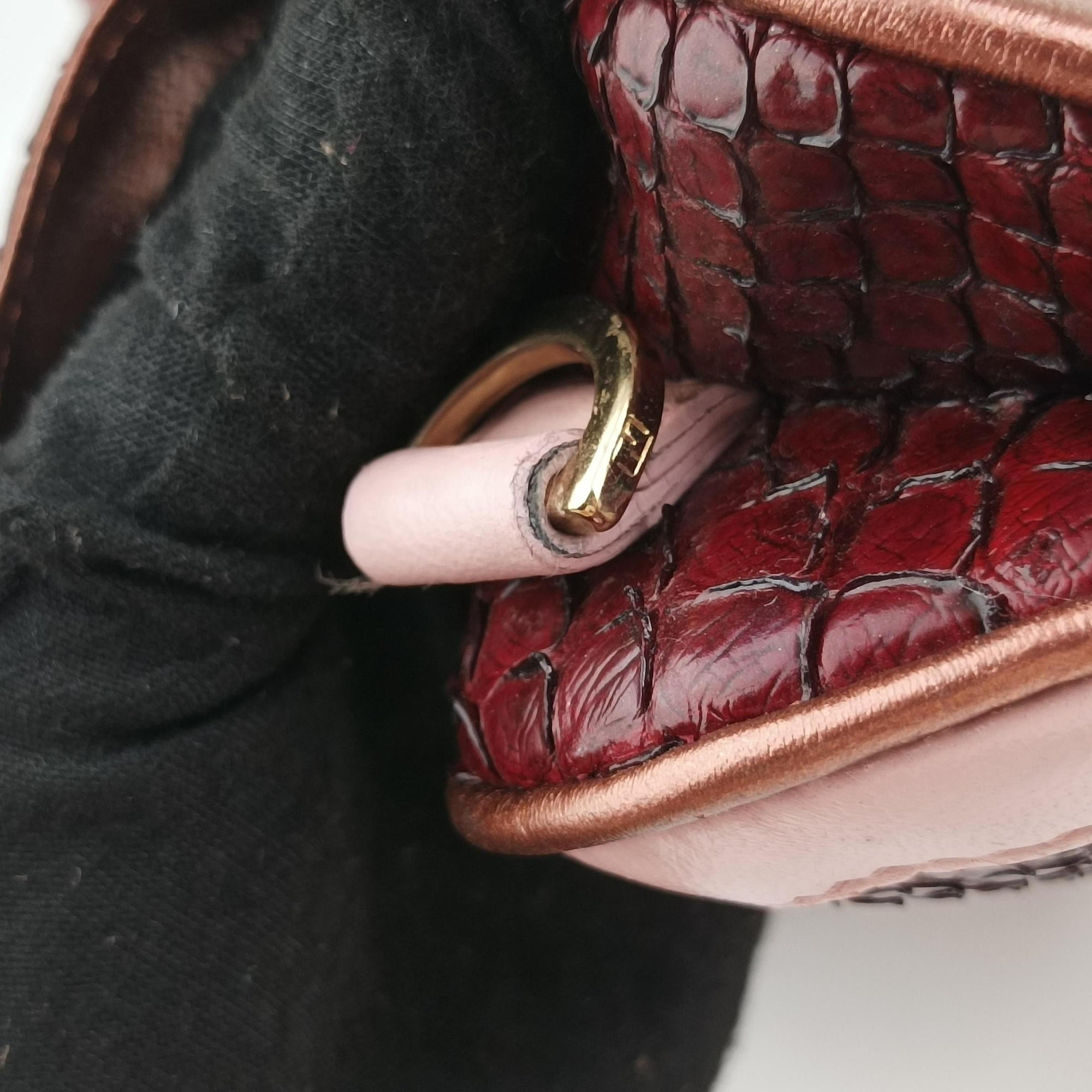 Pre-owned Fendi Vanity Mirror Bordeaux × Pink Python Leather × Calfskin Leather  shoulderbag | stylenewstar