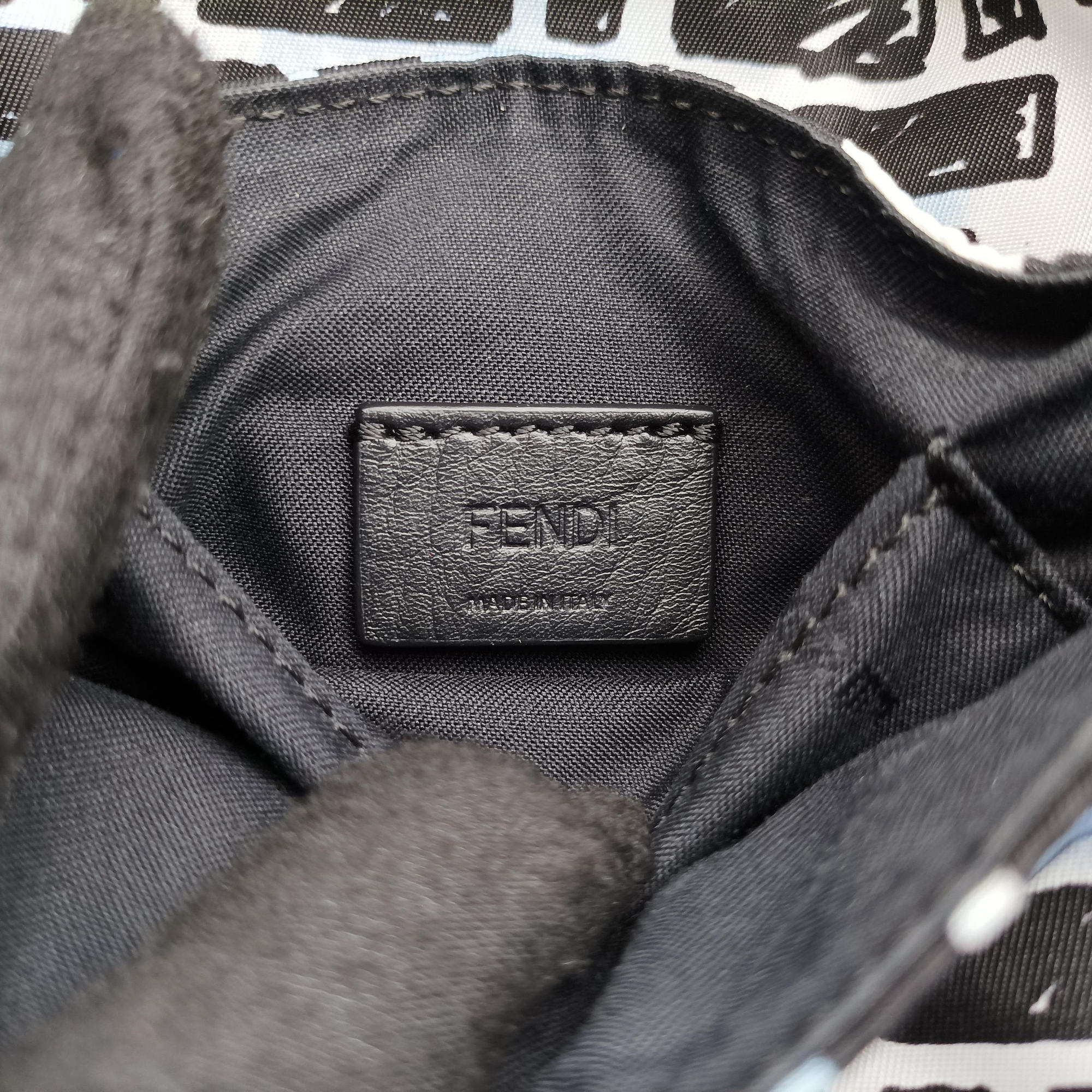 Pre-owned Fendi Mamma Bucket Black nylon 8BR784 shoulderbag | stylenewstar