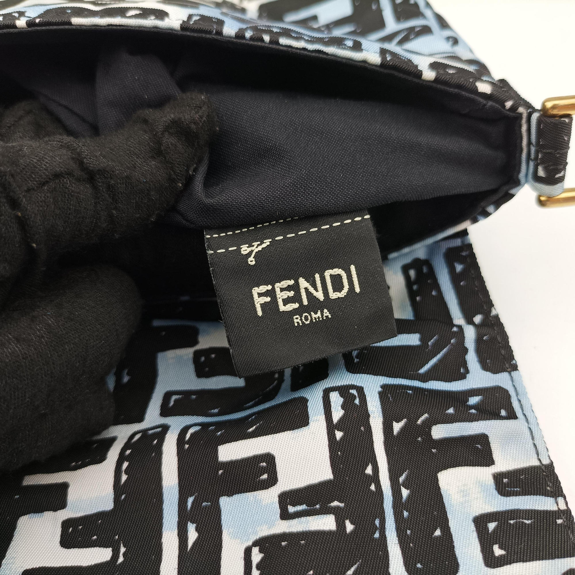 Pre-owned Fendi Mamma Bucket Black nylon 8BR784 shoulderbag | stylenewstar