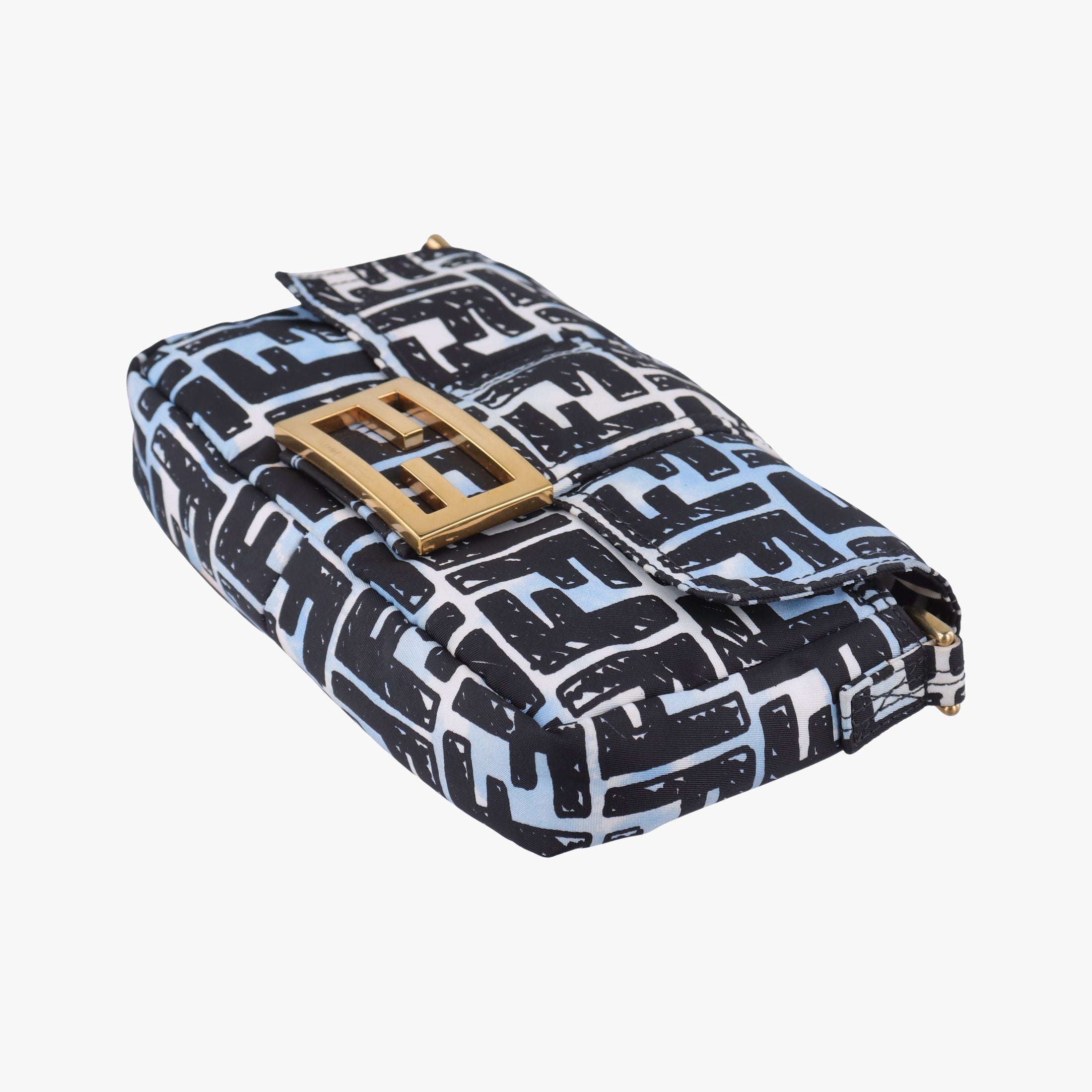 Pre-owned Fendi Mamma Bucket Black nylon 8BR784 shoulderbag | stylenewstar