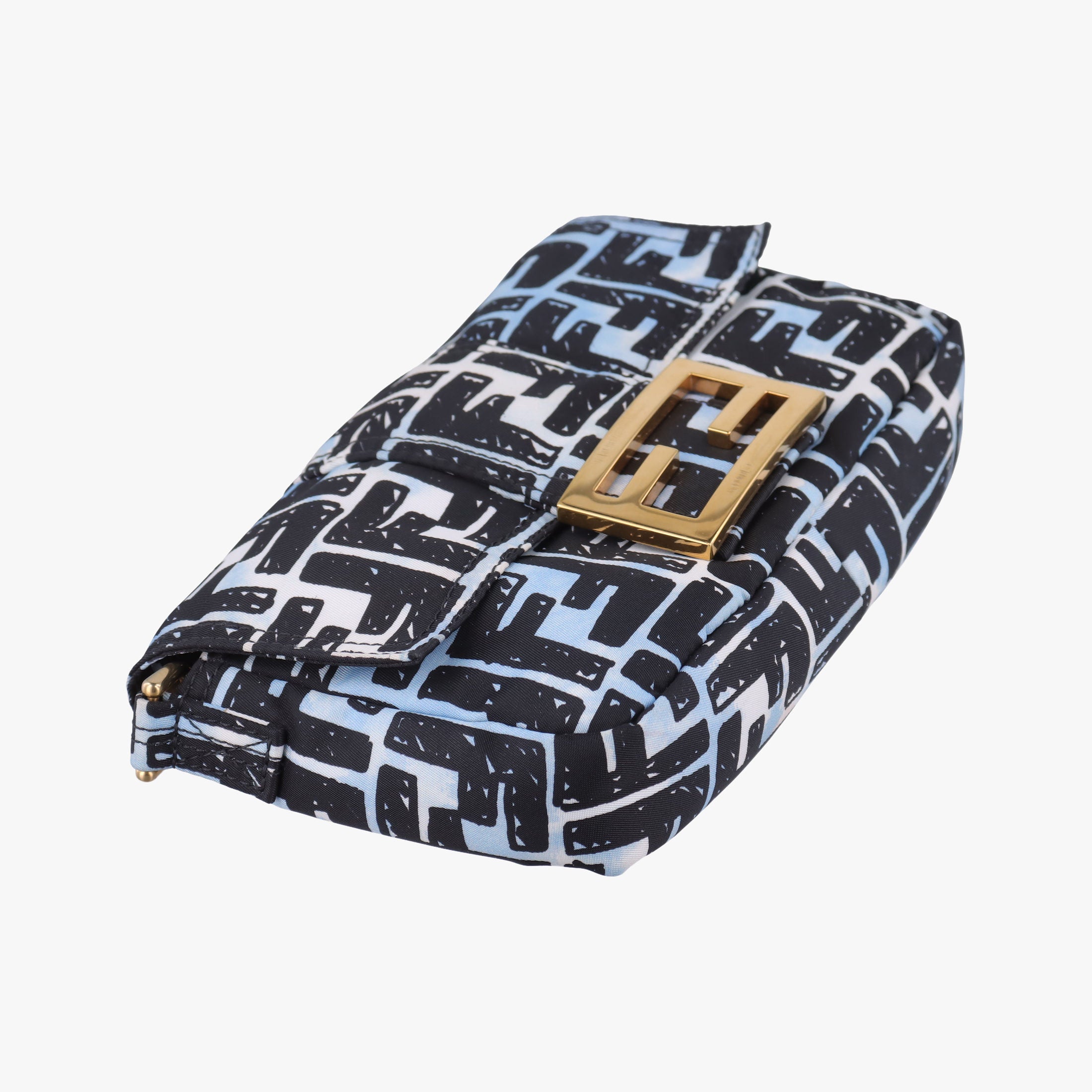 Pre-owned Fendi Mamma Bucket Black nylon 8BR784 shoulderbag | stylenewstar