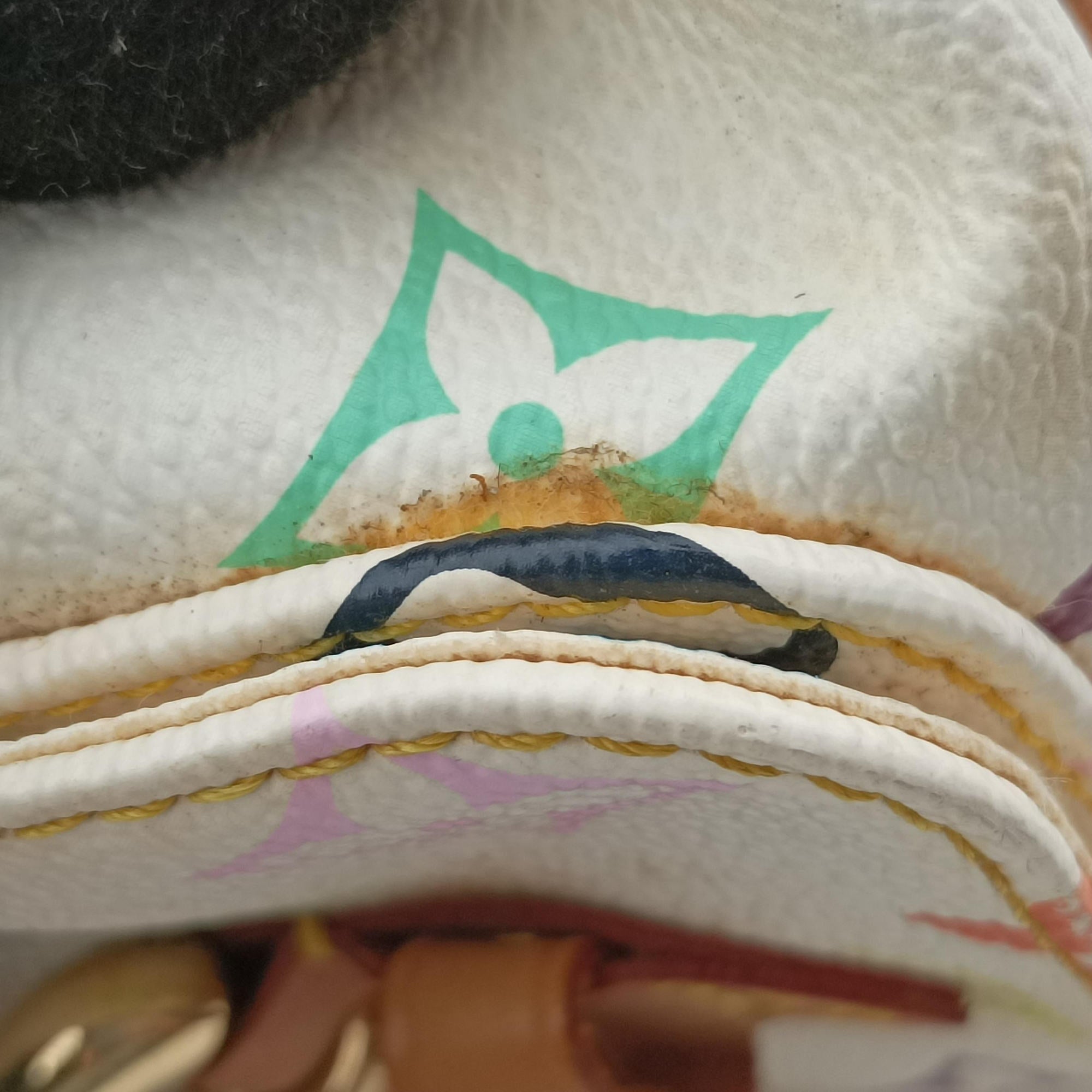 Secondhand Louis Vuitton Petit NOe white Monogram Multicolor M42229 shoulderbag | stylenewstar