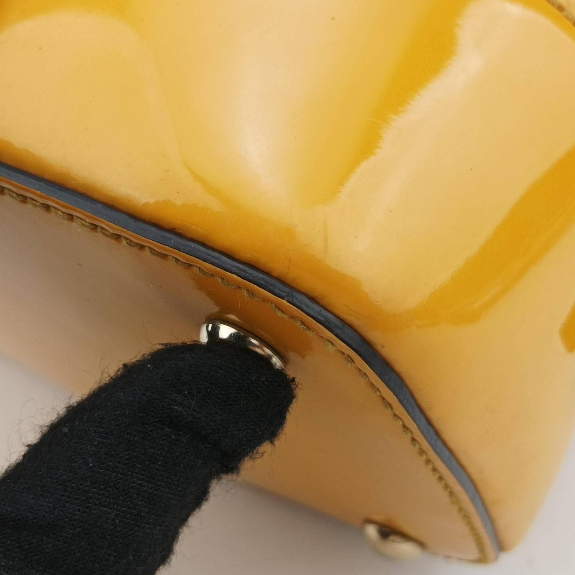 Pre-owned Gucci Microguccissima Yellow Patent Leather 309617 shoulderbag | stylenewstar