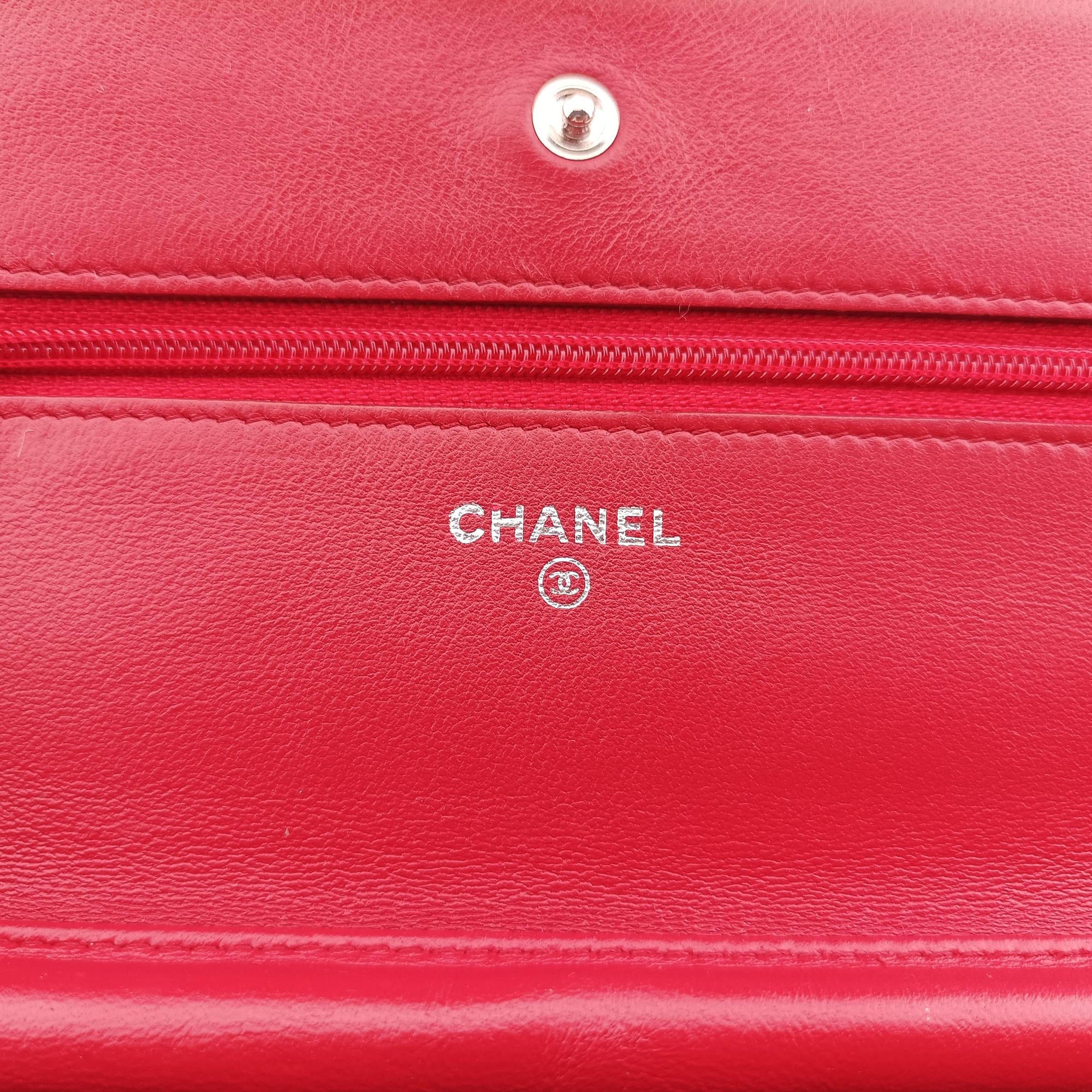 Pre-owned Chanel Matelasse coco mark Red lambskin A33814 shoulderbag | stylenewstar