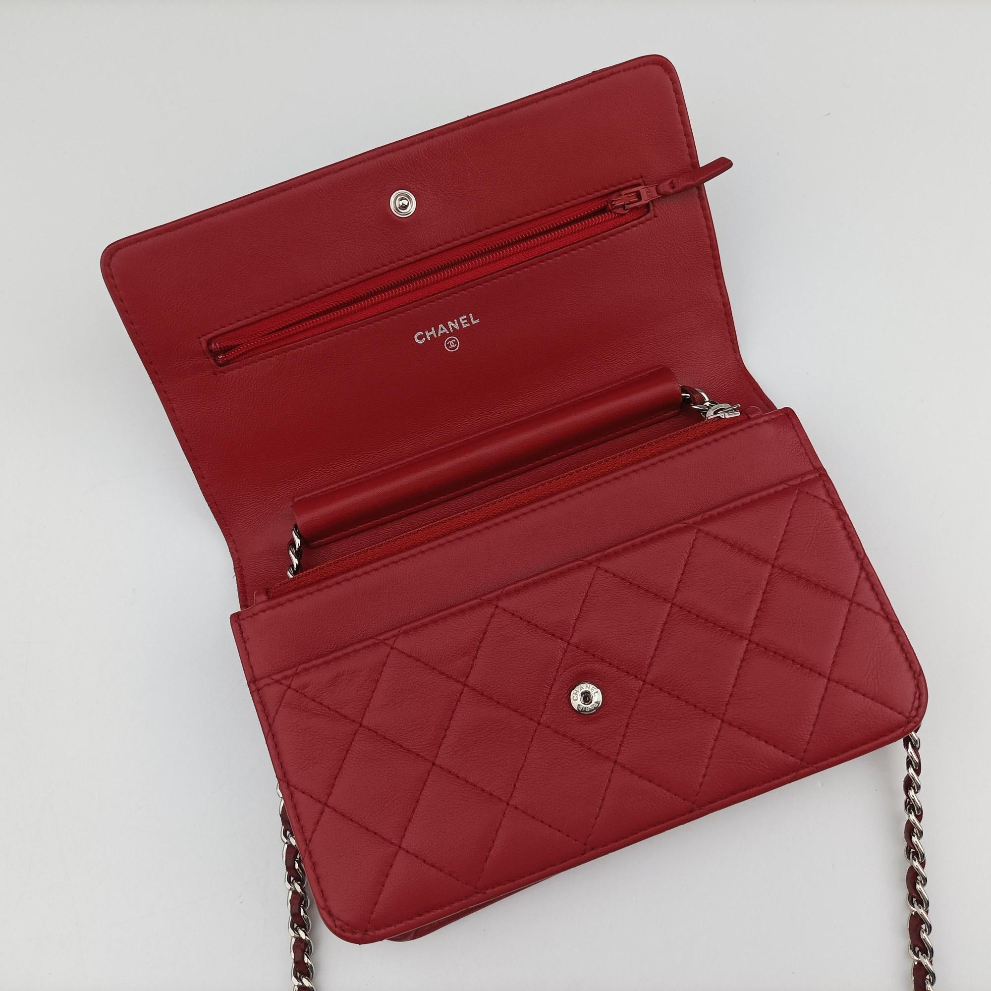 Pre-owned Chanel Matelasse coco mark Red lambskin A33814 shoulderbag | stylenewstar