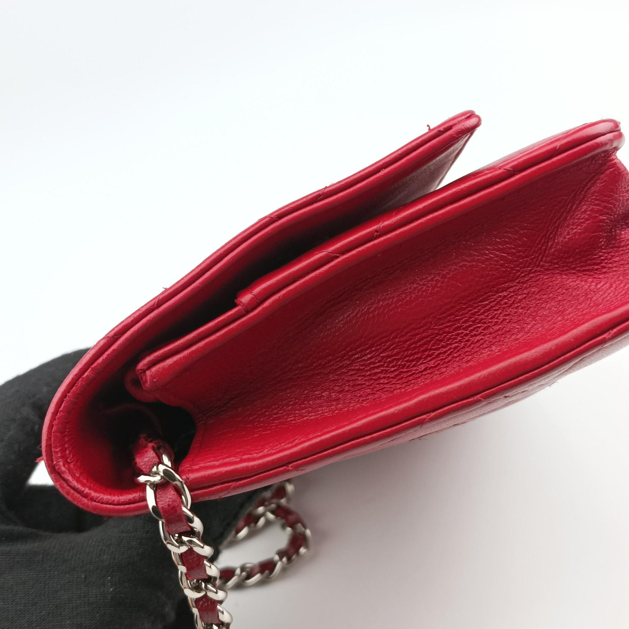 Pre-owned Chanel Matelasse coco mark Red lambskin A33814 shoulderbag | stylenewstar