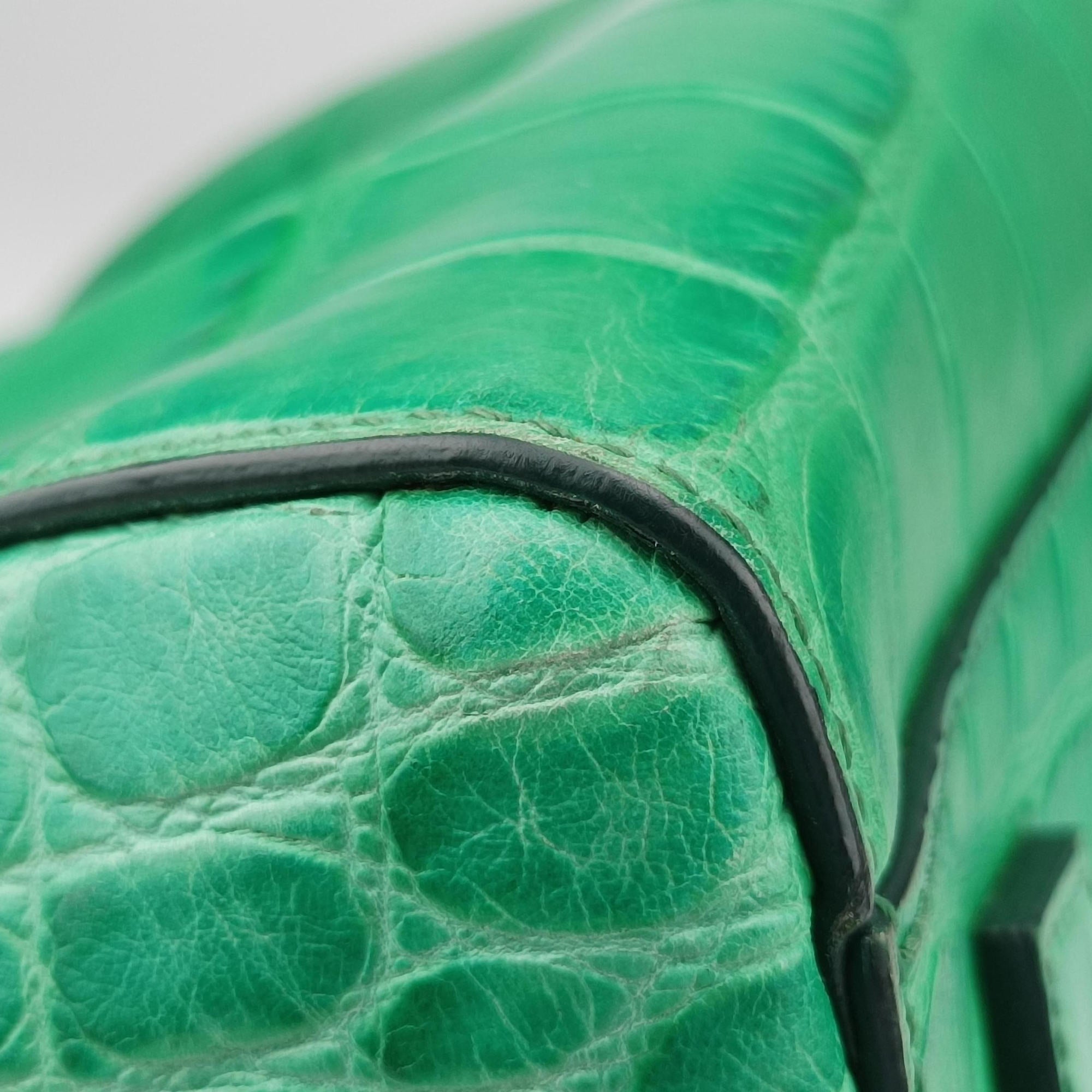 Pre-owned Givenchy Antigona Green Leather  shoulderbag | stylenewstar