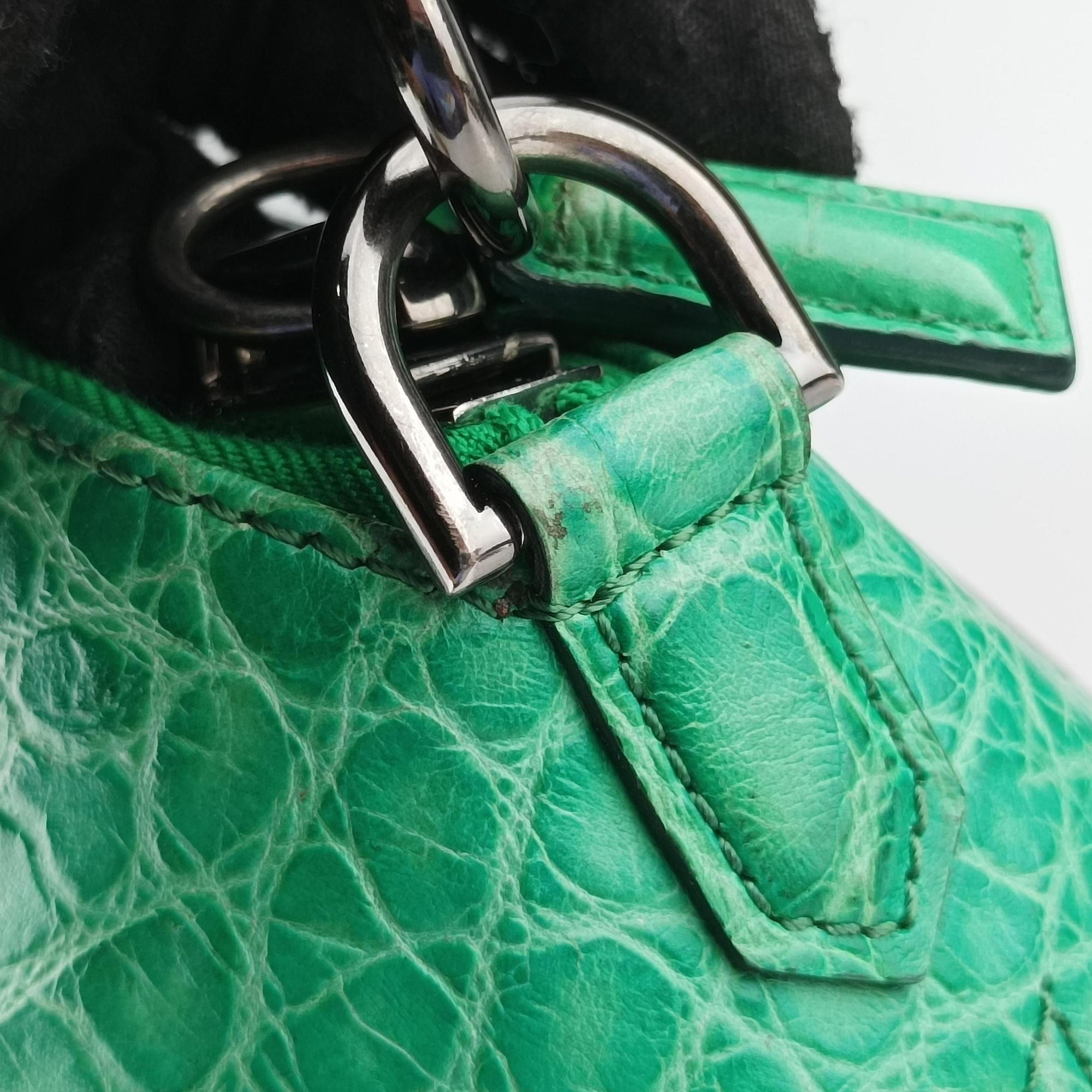 Pre-owned Givenchy Antigona Green Leather  shoulderbag | stylenewstar