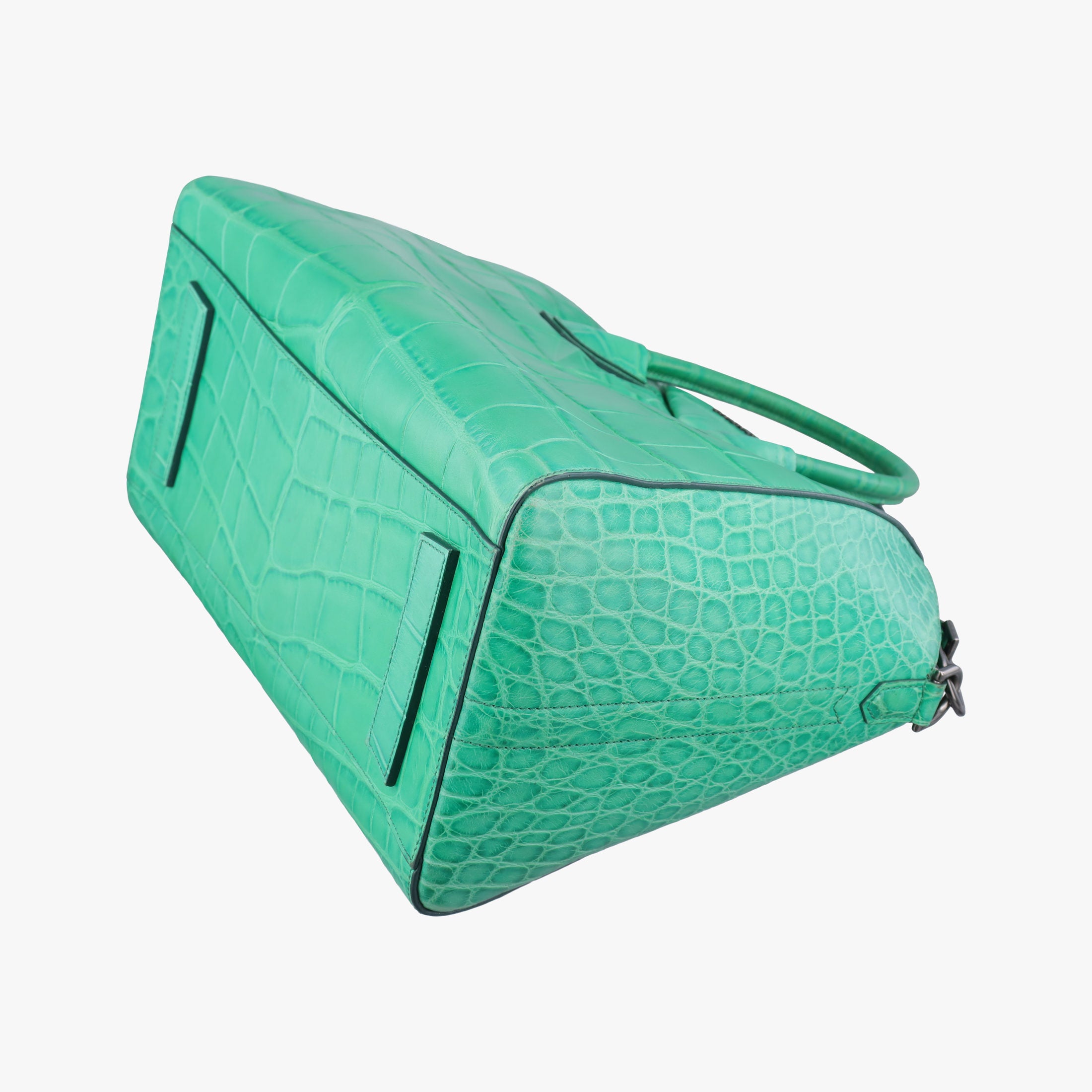 Pre-owned Givenchy Antigona Green Leather  shoulderbag | stylenewstar