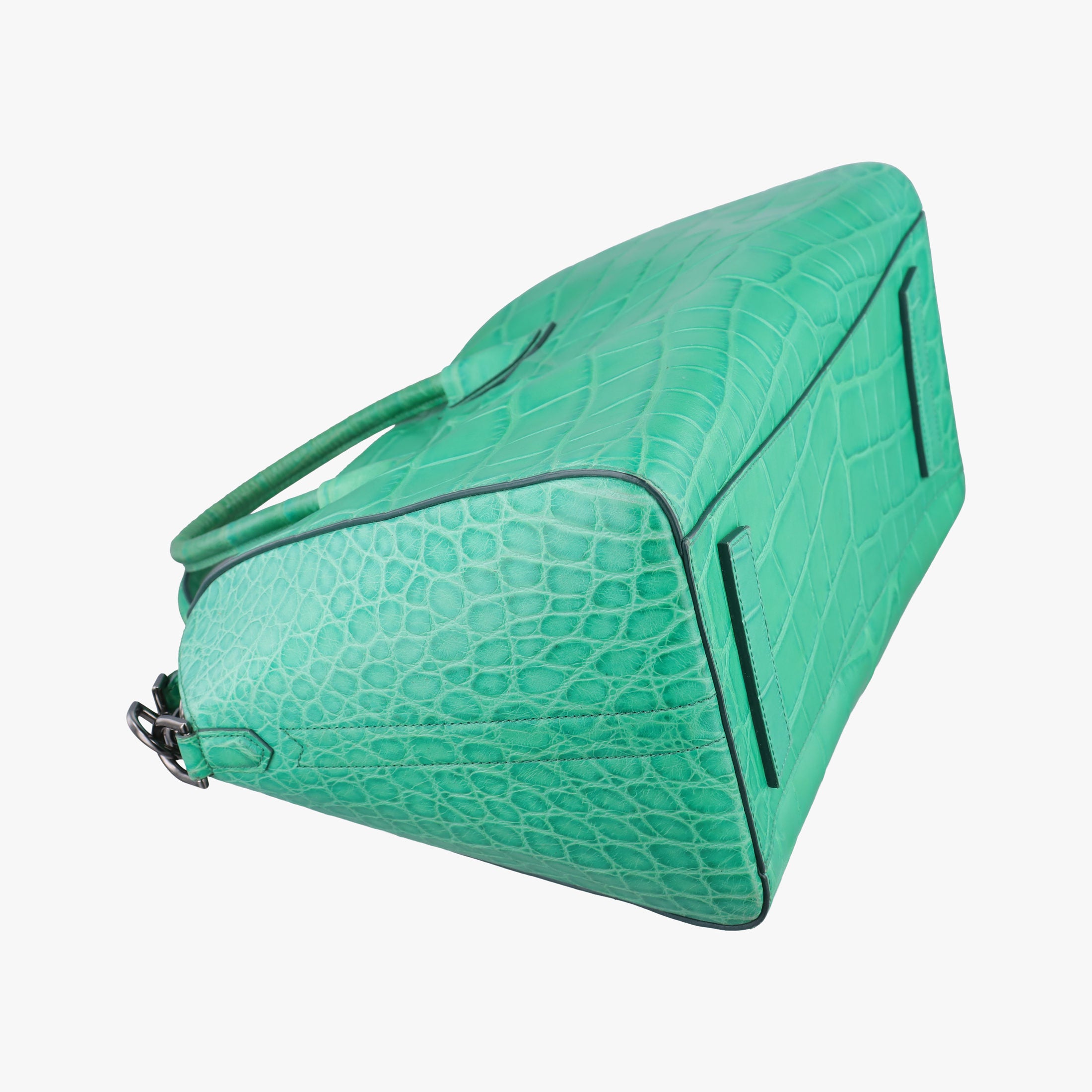 Pre-owned Givenchy Antigona Green Leather  shoulderbag | stylenewstar