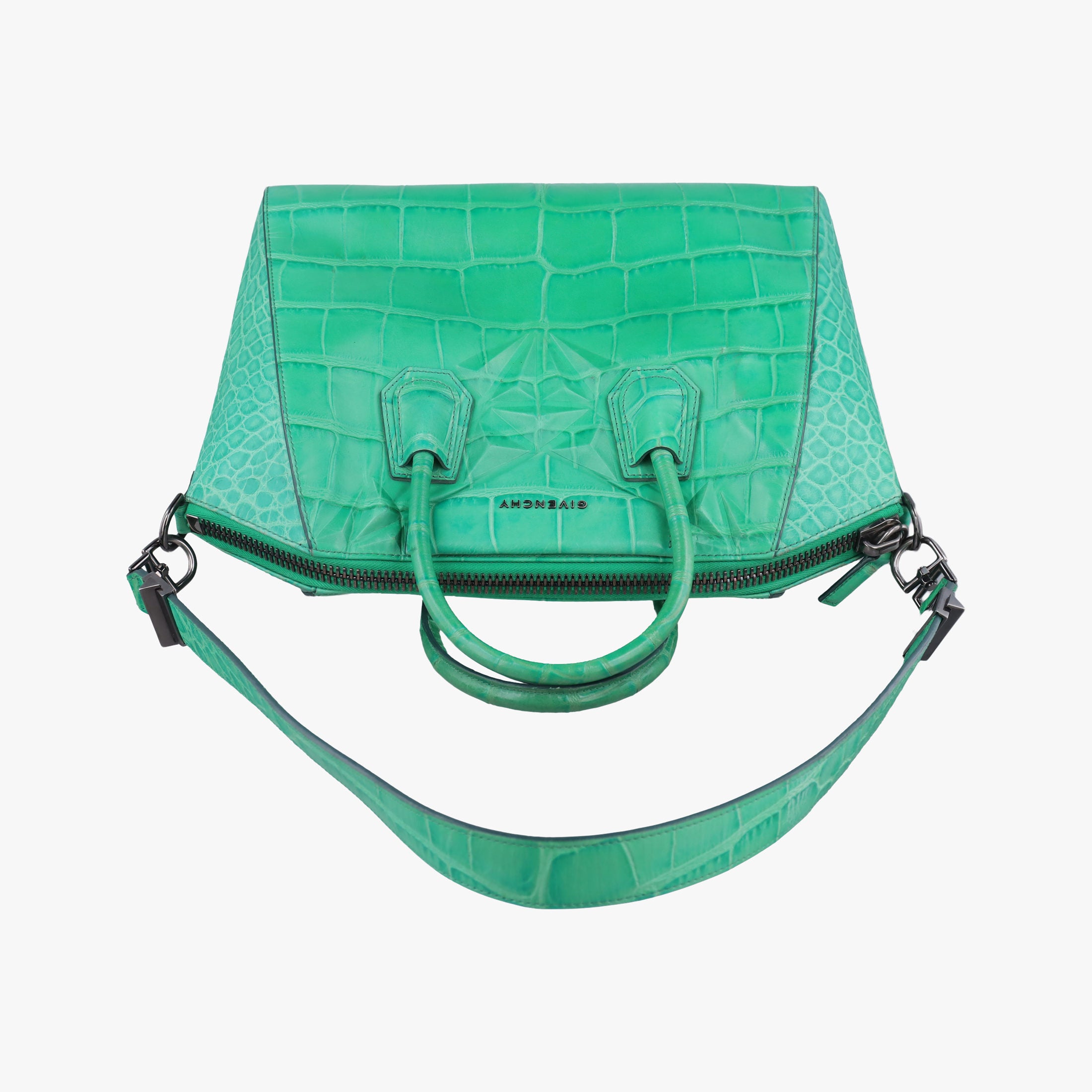 Pre-owned Givenchy Antigona Green Leather  shoulderbag | stylenewstar