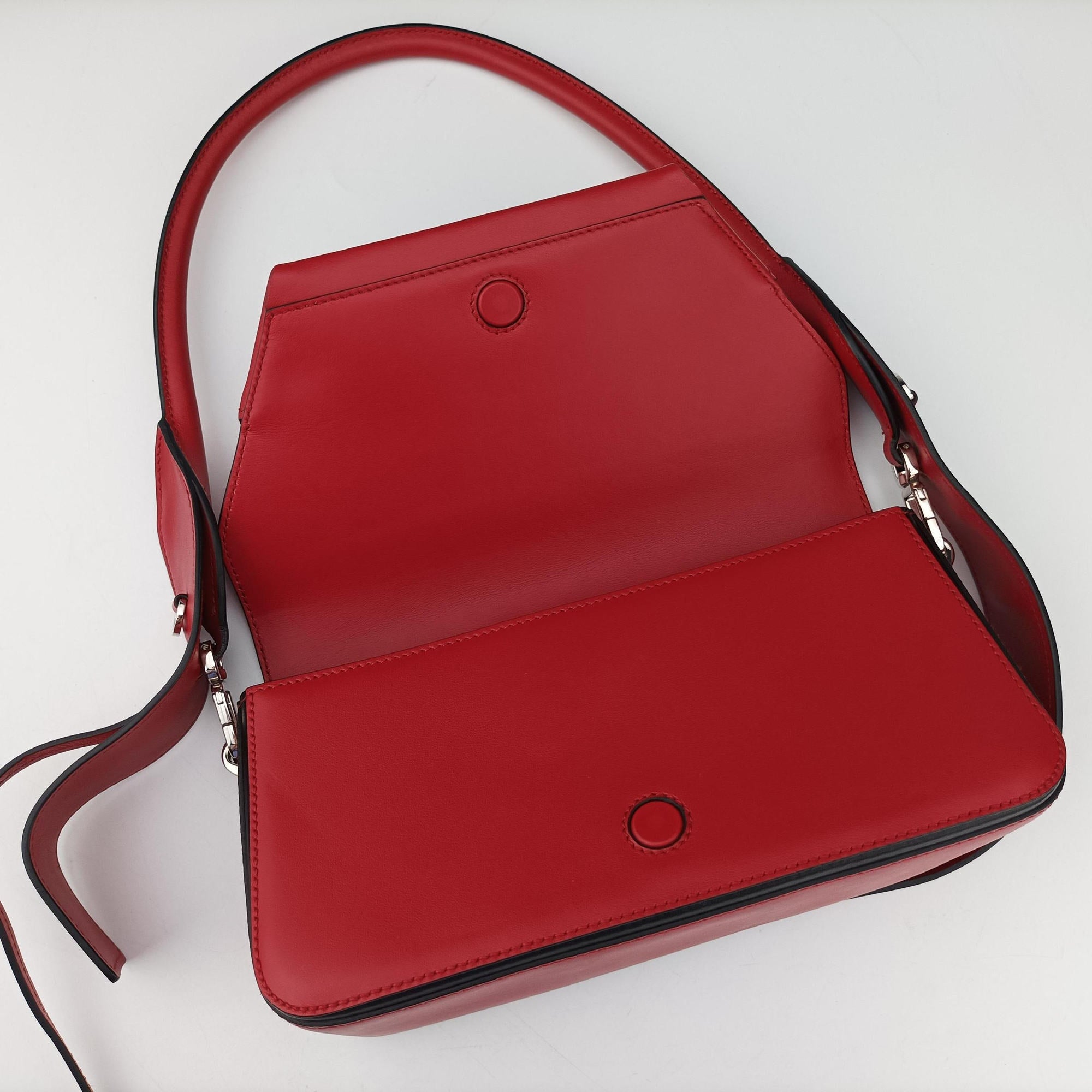 Secondhand Prada COGNAC N Red × black Leather 1BD166 shoulderbag | stylenewstar