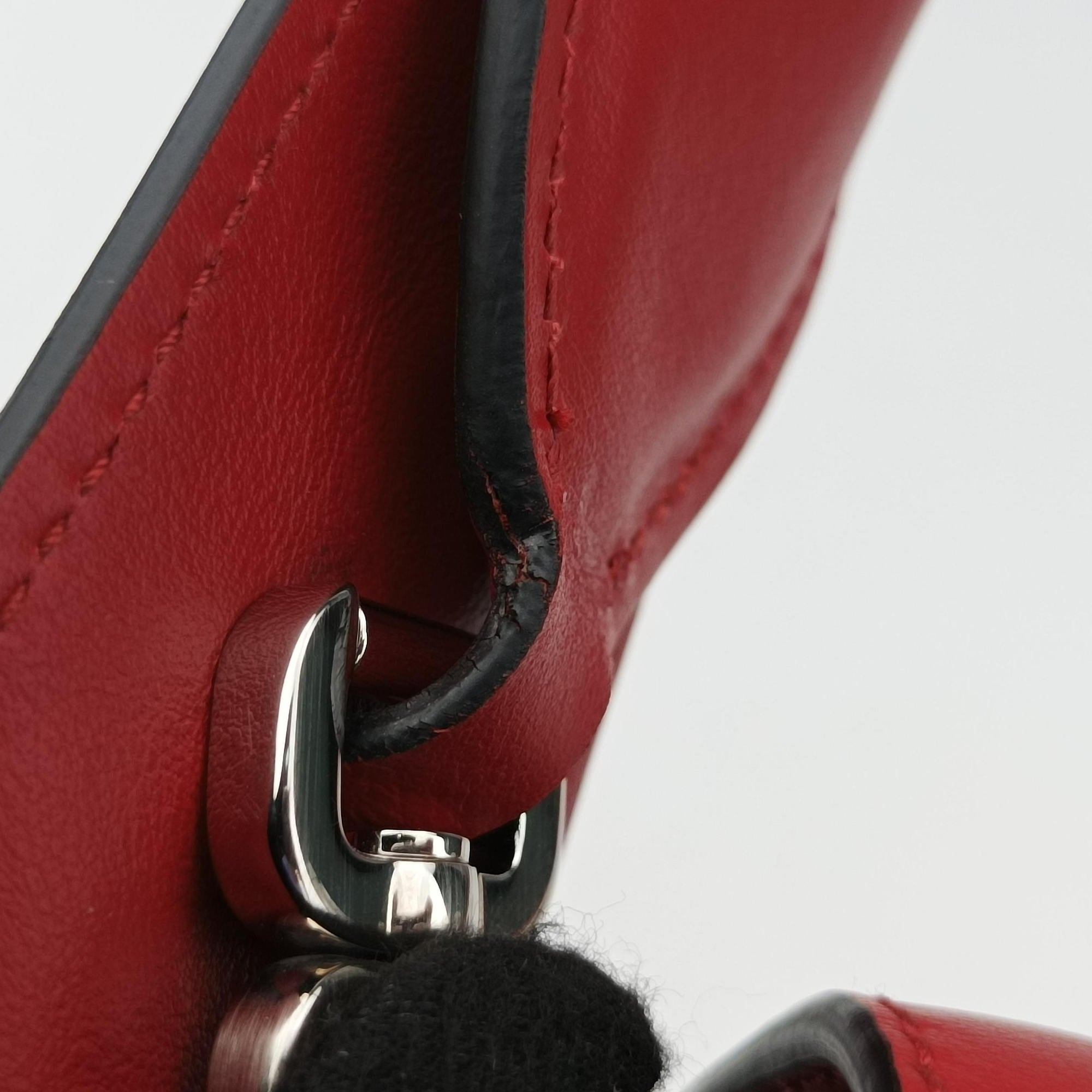 Secondhand Prada COGNAC N Red × black Leather 1BD166 shoulderbag | stylenewstar