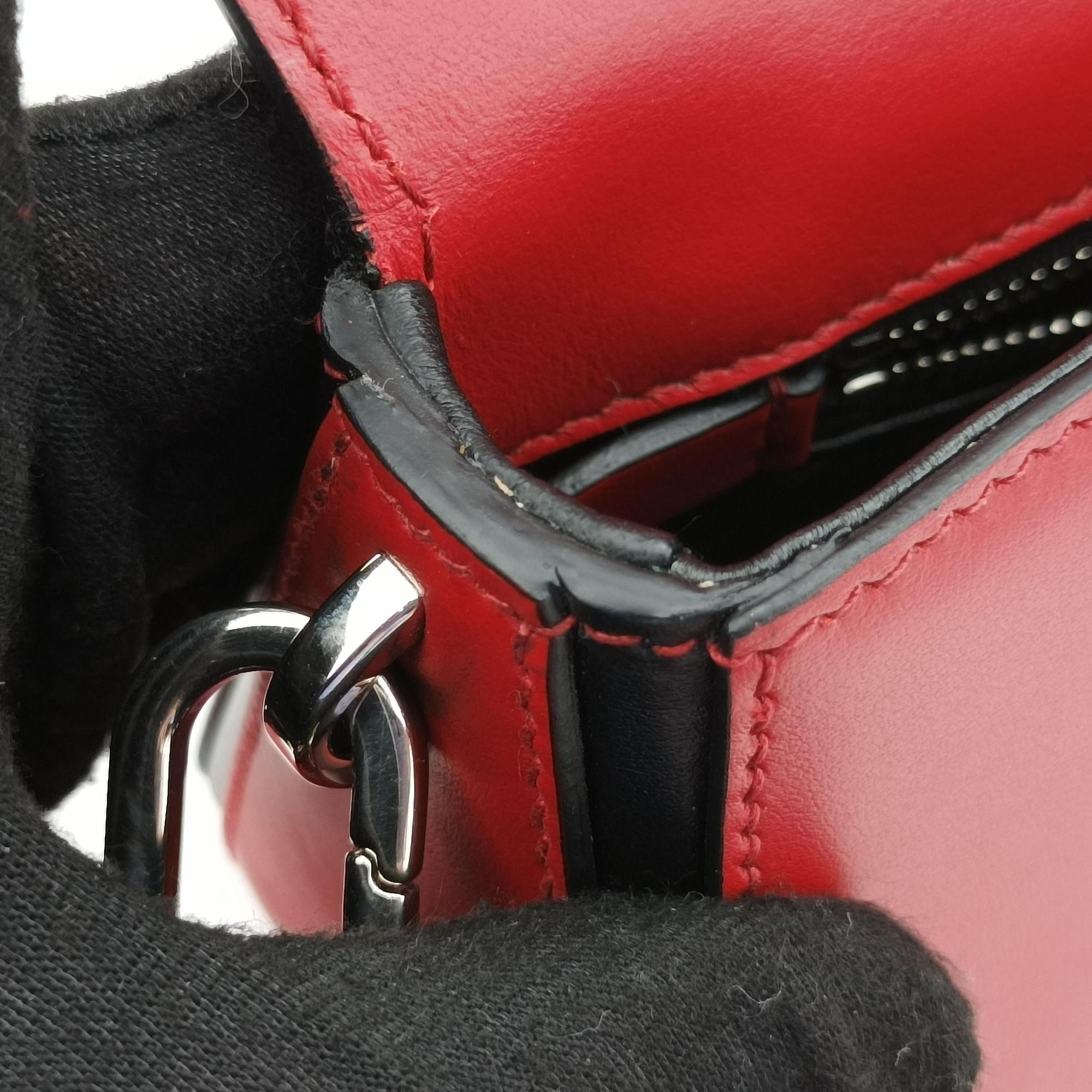Secondhand Prada COGNAC N Red × black Leather 1BD166 shoulderbag | stylenewstar