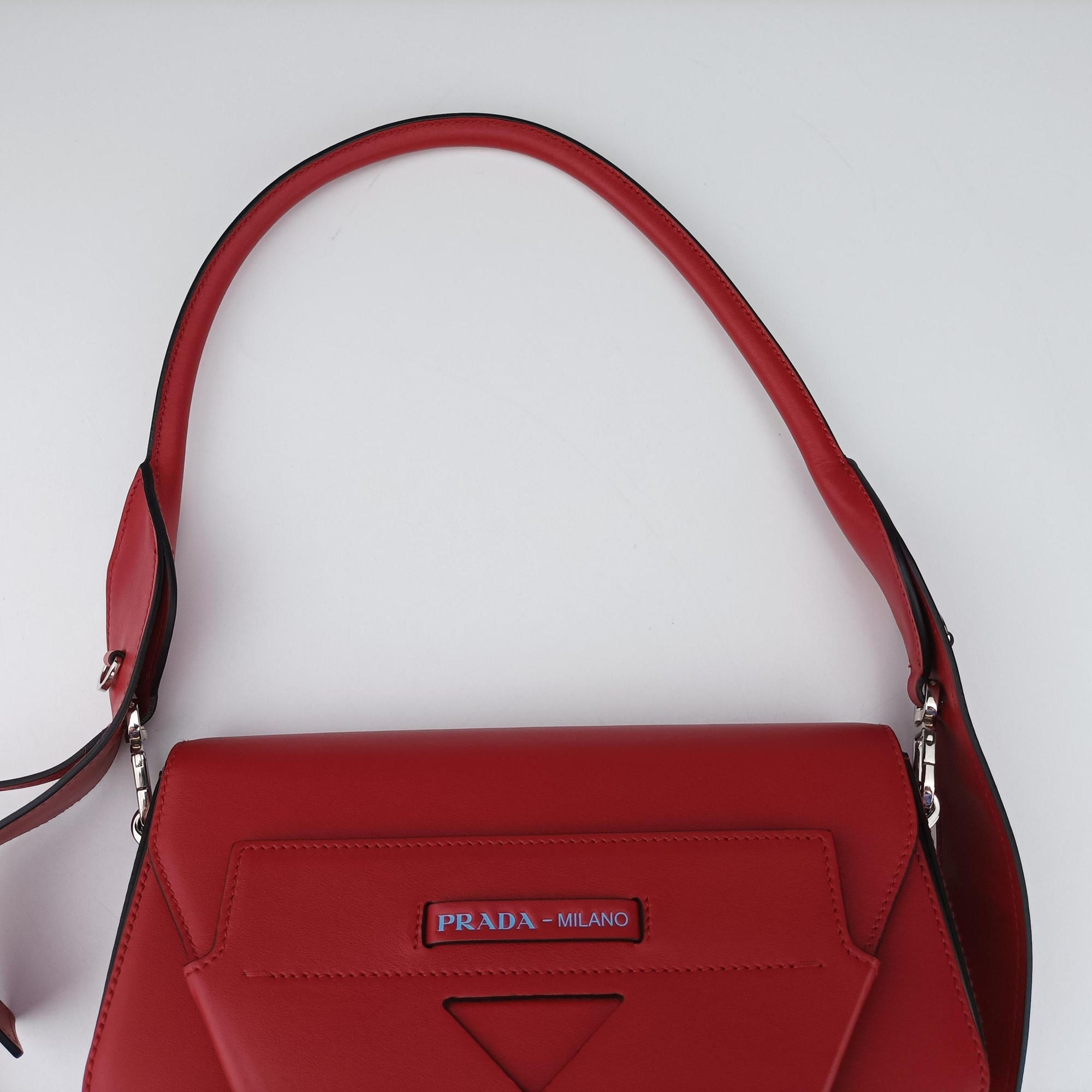 Secondhand Prada COGNAC N Red × black Leather 1BD166 shoulderbag | stylenewstar
