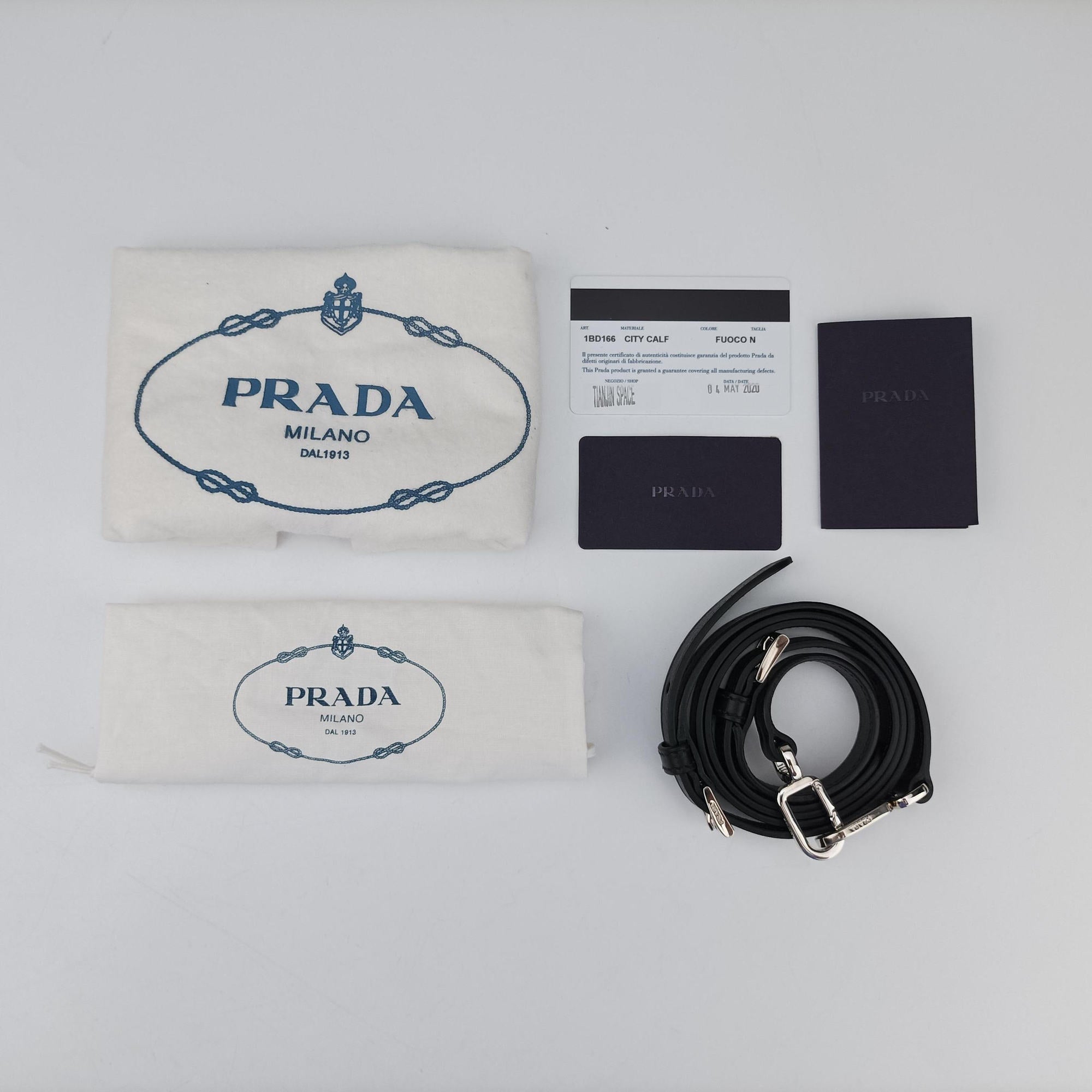 Secondhand Prada COGNAC N Red × black Leather 1BD166 shoulderbag | stylenewstar