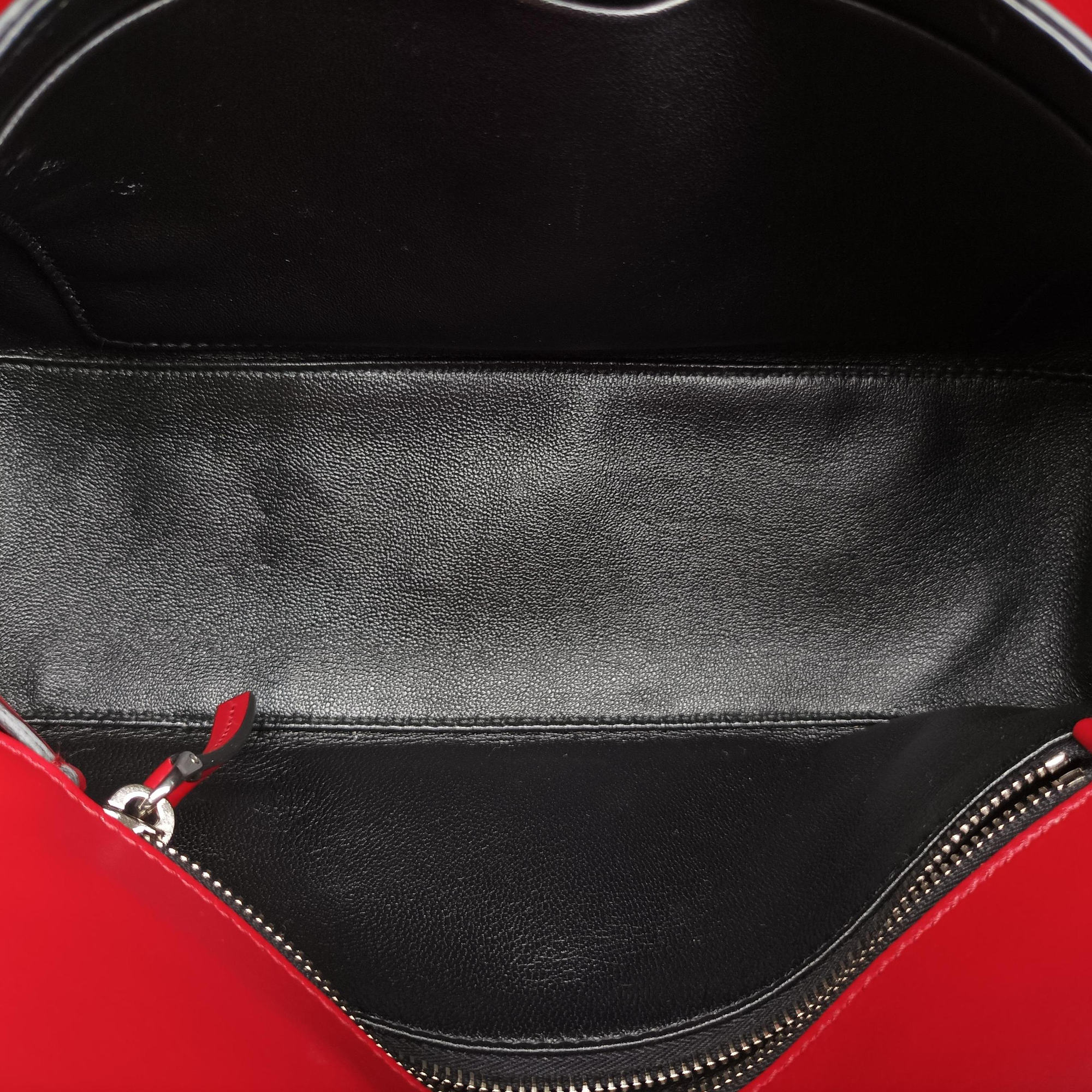 Secondhand Prada COGNAC N Red × black Leather 1BD166 shoulderbag | stylenewstar