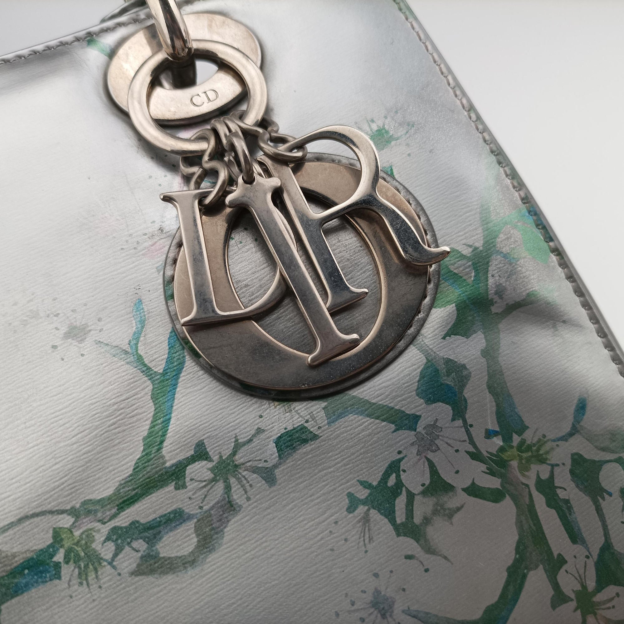 Pre-owned Christian Dior Lady Dior Floral Printed Silver Patent Leather  shoulderbag | stylenewstar
