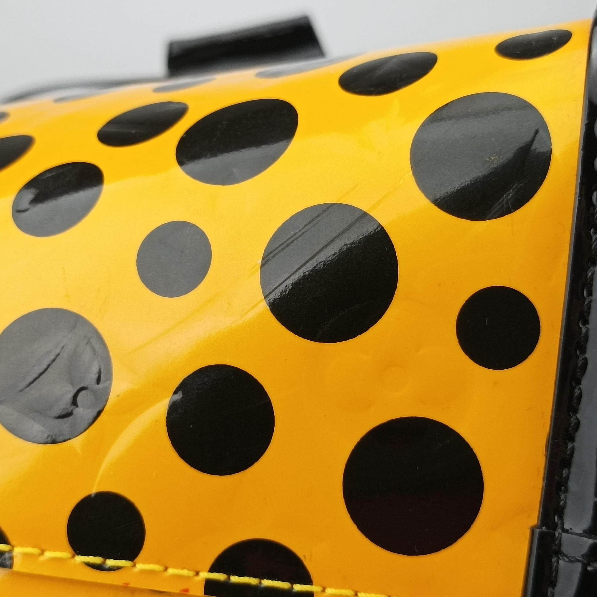 Pre-owned Louis Vuitton Dot Infinity Lockit MM Yayoi Kusama Jaune×Black Vernis M91398 handbag | stylenewstar