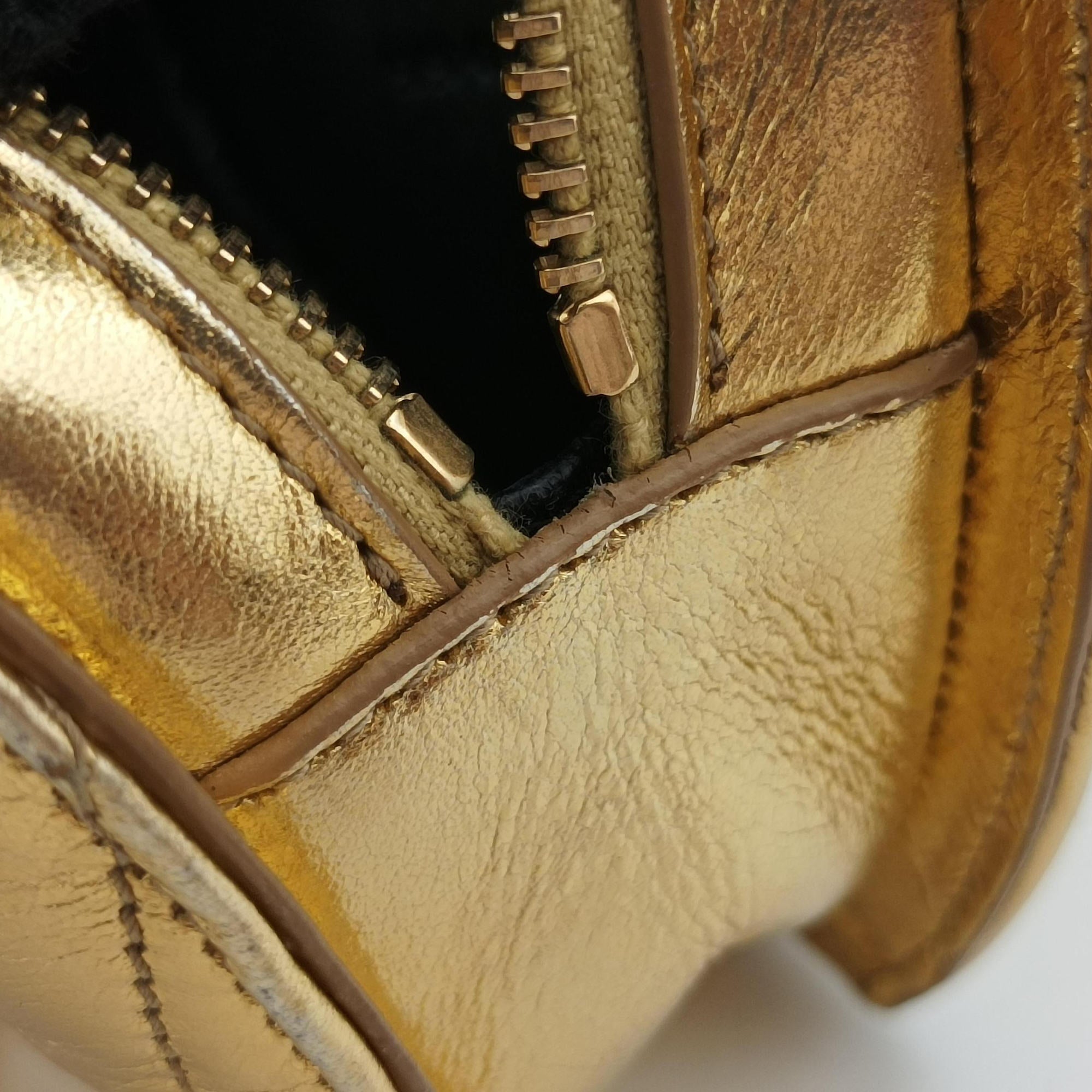 Vintage Yves Saint Laurent Love heart V stitch Golden Leather 448050 shoulderbag | stylenewstar