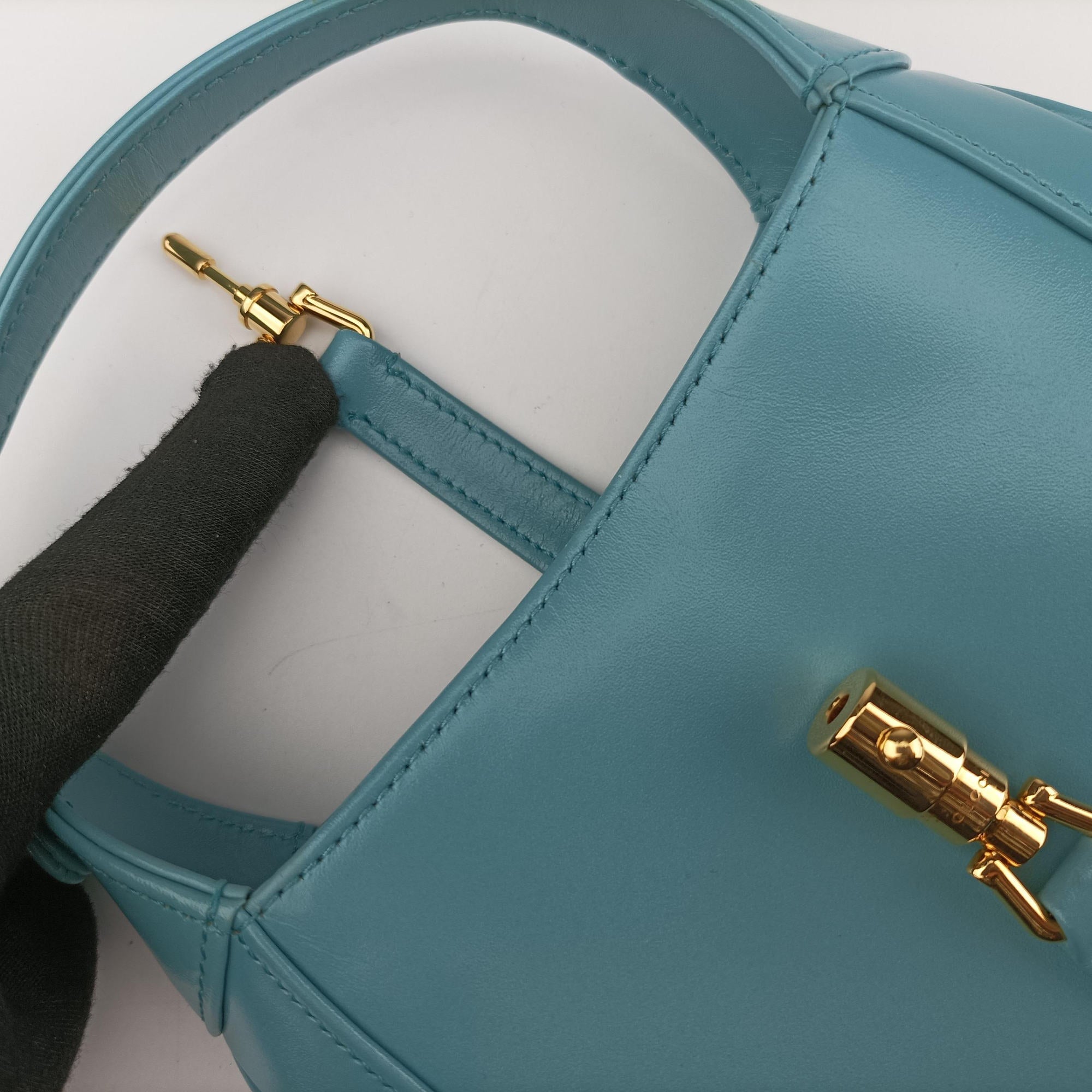 Vintage Gucci JACKIE 1961 Blue Leather 637091 shoulderbag | stylenewstar