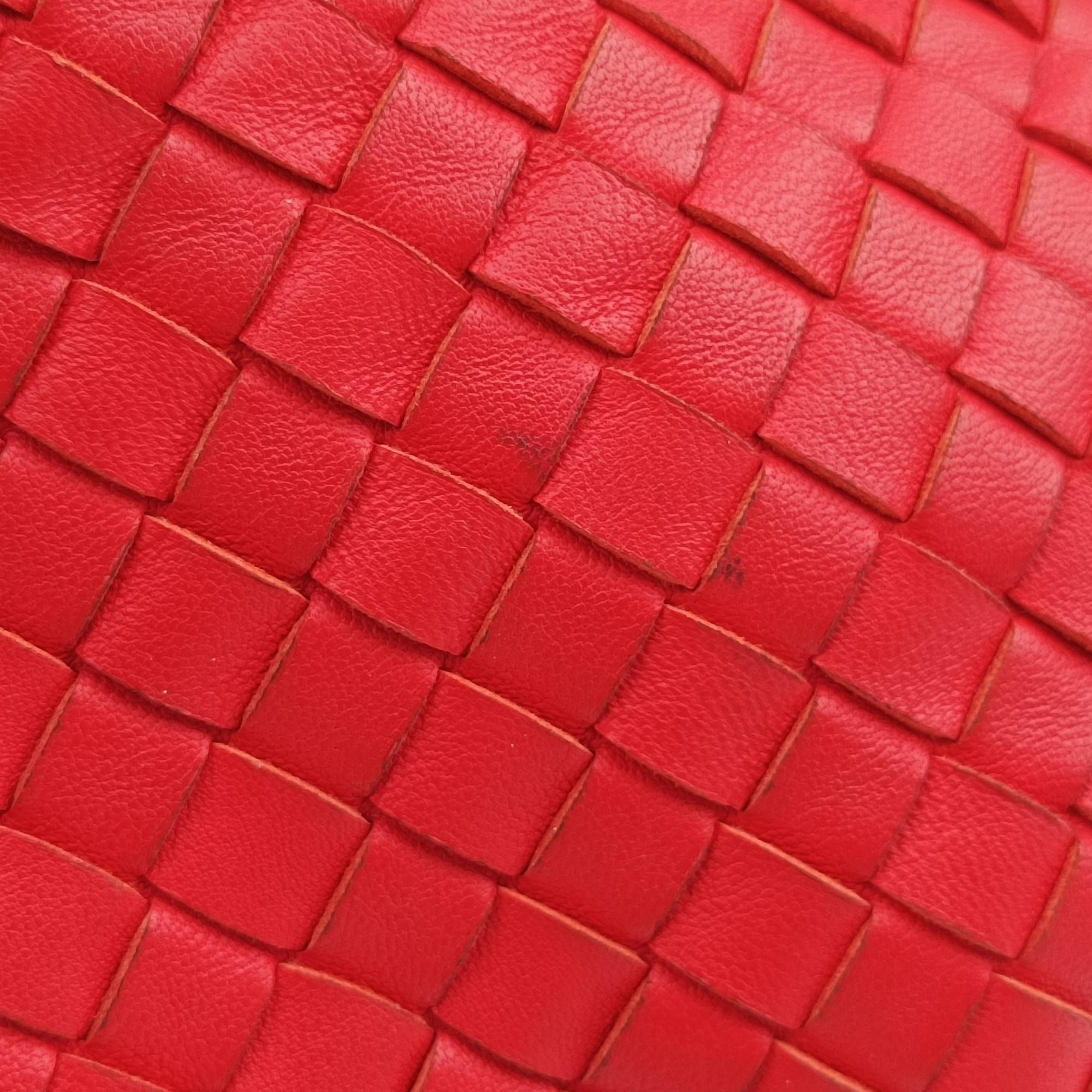 Pre-owned Bottega Veneta Intrecciato Red lambskin  shoulderbag | stylenewstar