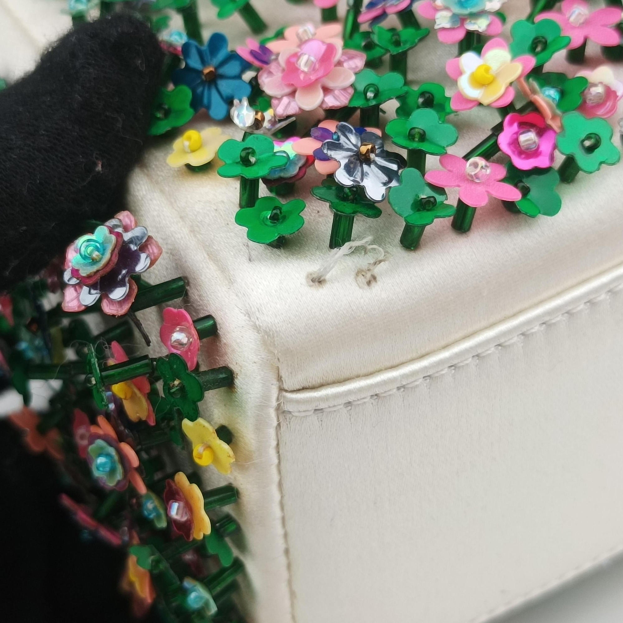 Pre-owned Christian Dior Lady Dior White×Multicolor Satin × Sequin × Bead Embellishments  shoulderbag | stylenewstar