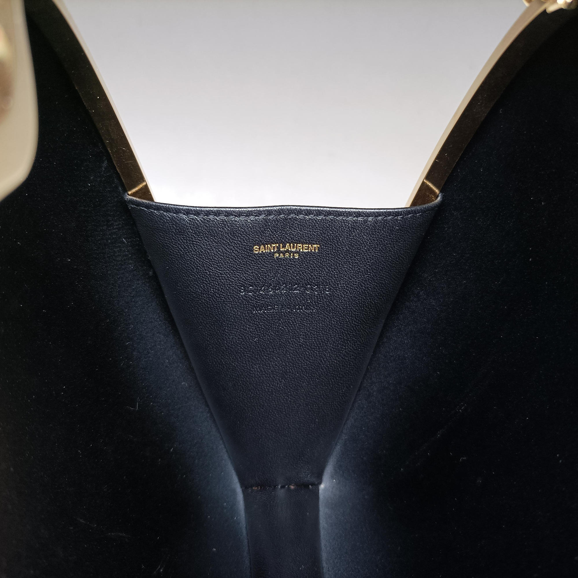 Pre-owned Yves Saint Laurent Love Box Heart Black Leather 466212 shoulderbag | stylenewstar