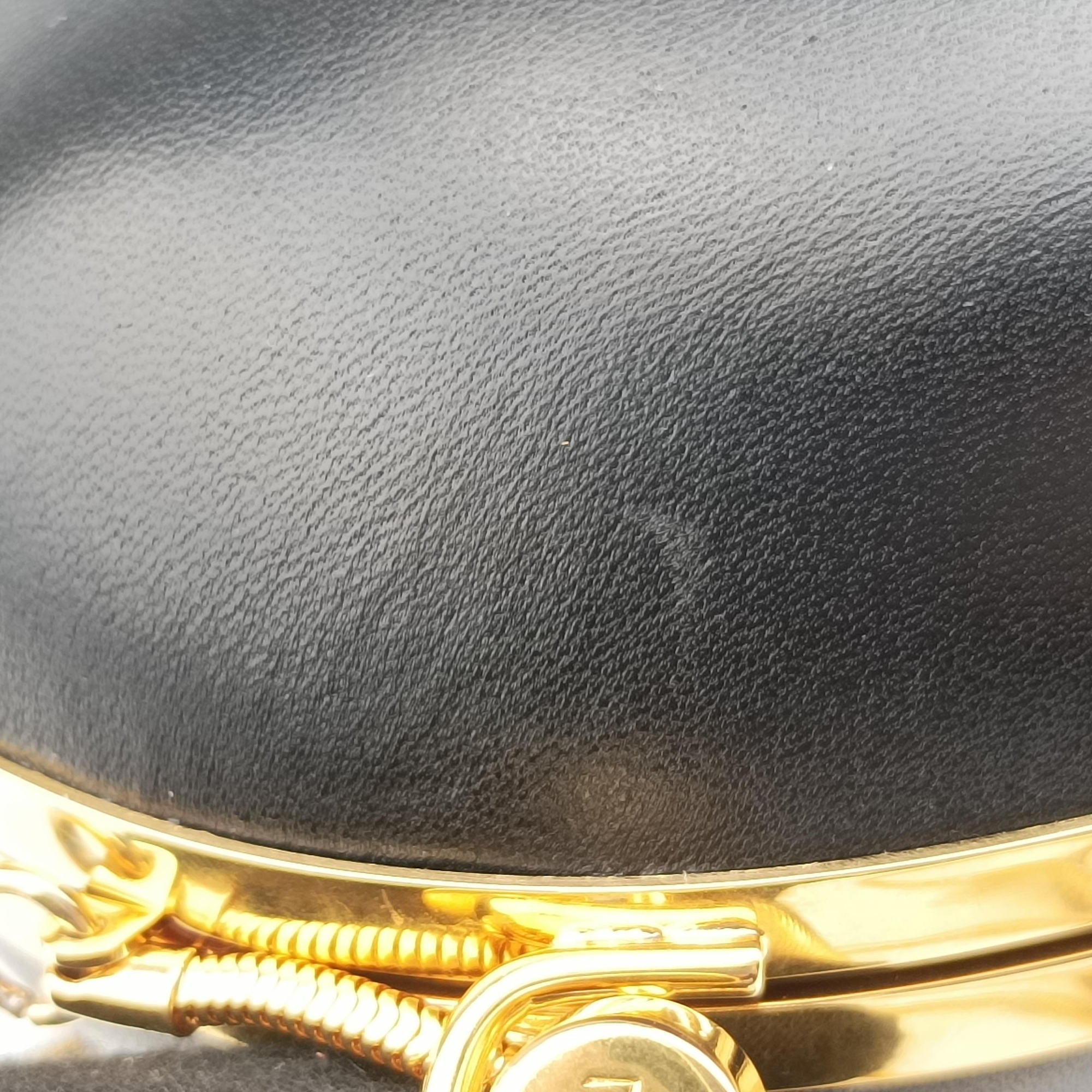 Pre-owned Yves Saint Laurent Love Box Heart Black Leather 466212 shoulderbag | stylenewstar