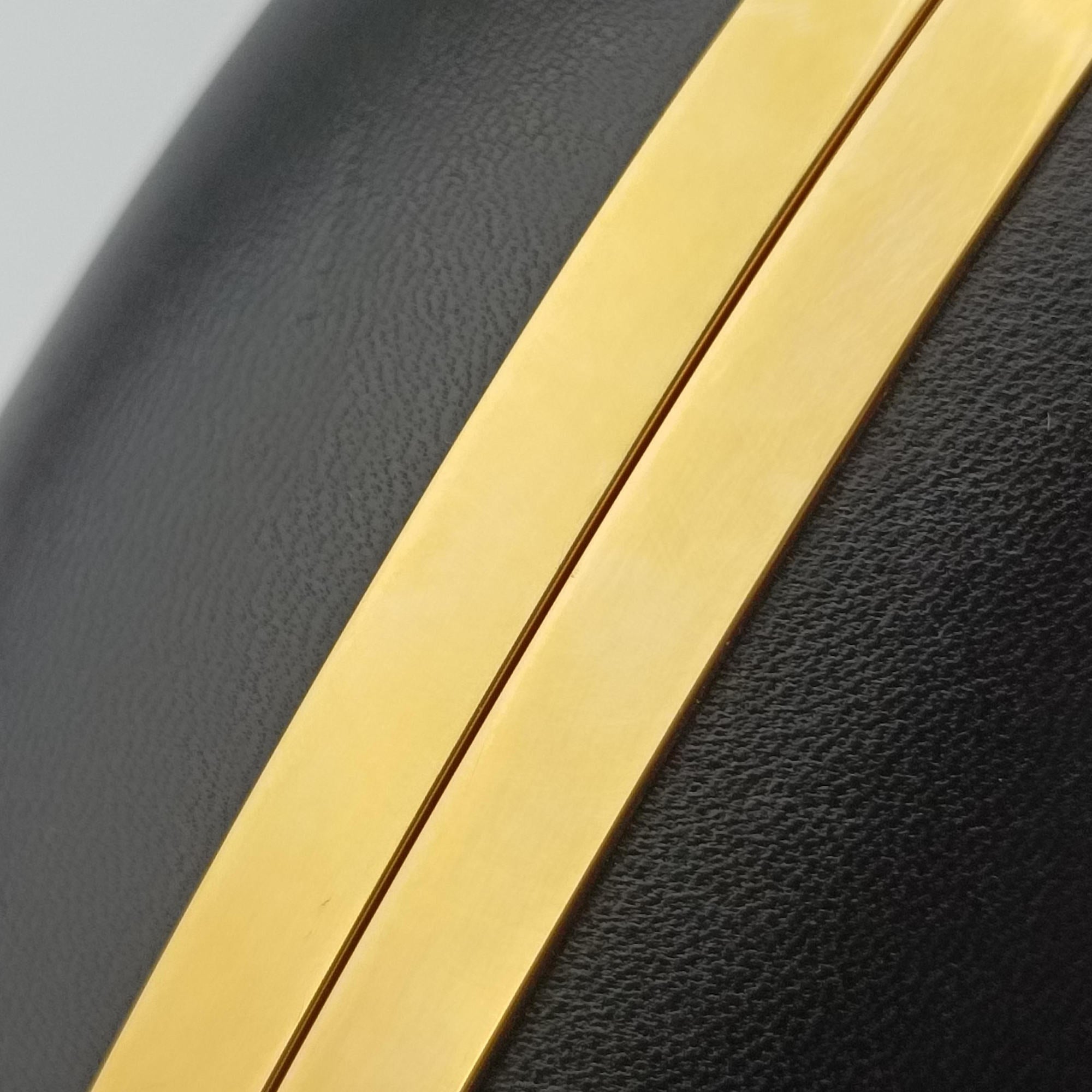 Pre-owned Yves Saint Laurent Love Box Heart Black Leather 466212 shoulderbag | stylenewstar