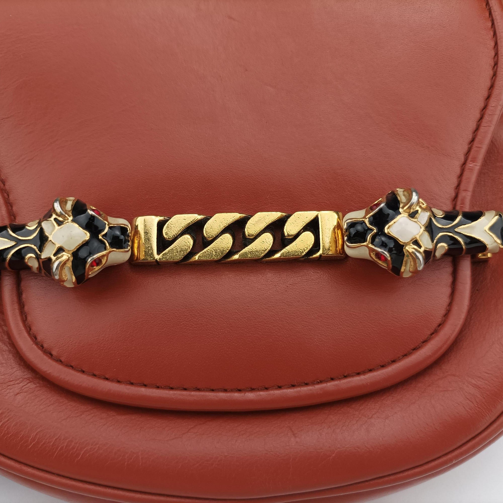 Vintage Gucci Nubuck Tigrette Chain Brown leather 290684 shoulderbag | stylenewstar