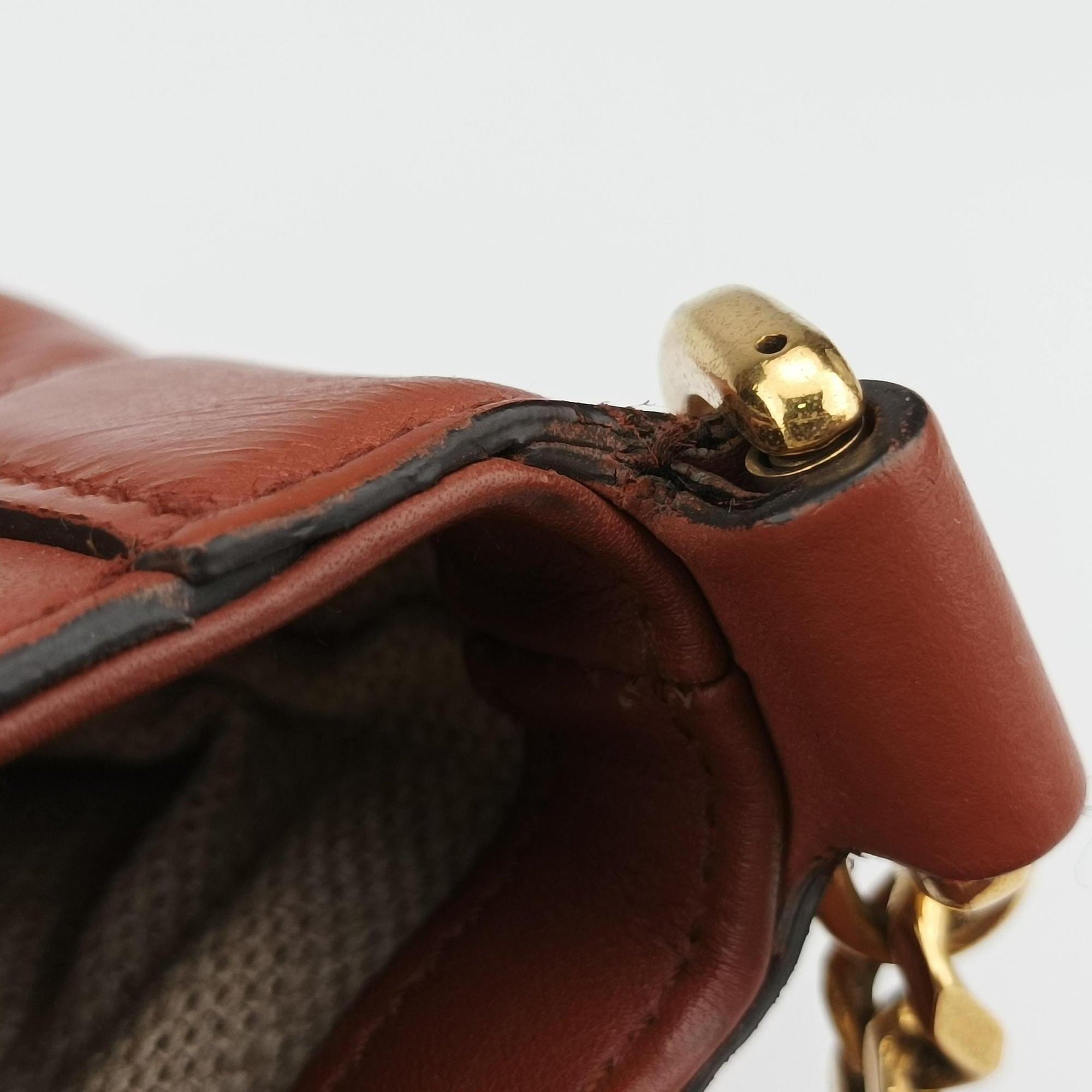 Vintage Gucci Nubuck Tigrette Chain Brown leather 290684 shoulderbag | stylenewstar