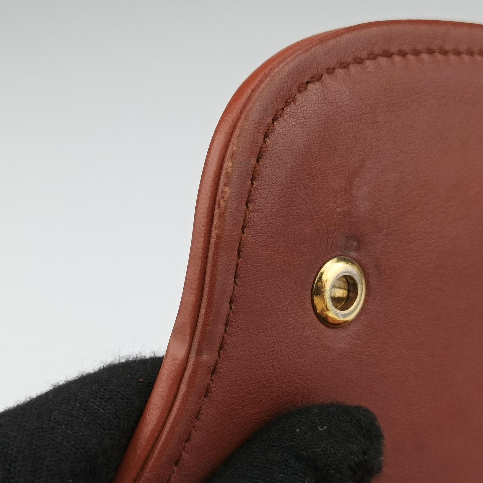 Vintage Gucci Nubuck Tigrette Chain Brown leather 290684 shoulderbag | stylenewstar