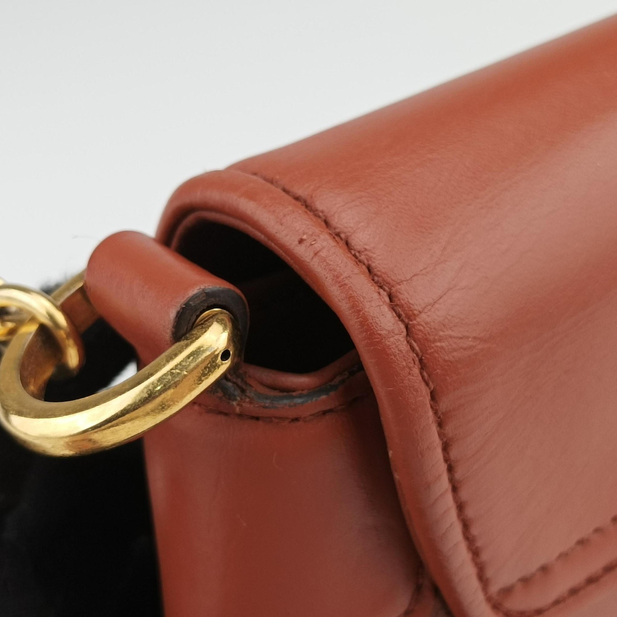 Vintage Gucci Nubuck Tigrette Chain Brown leather 290684 shoulderbag | stylenewstar