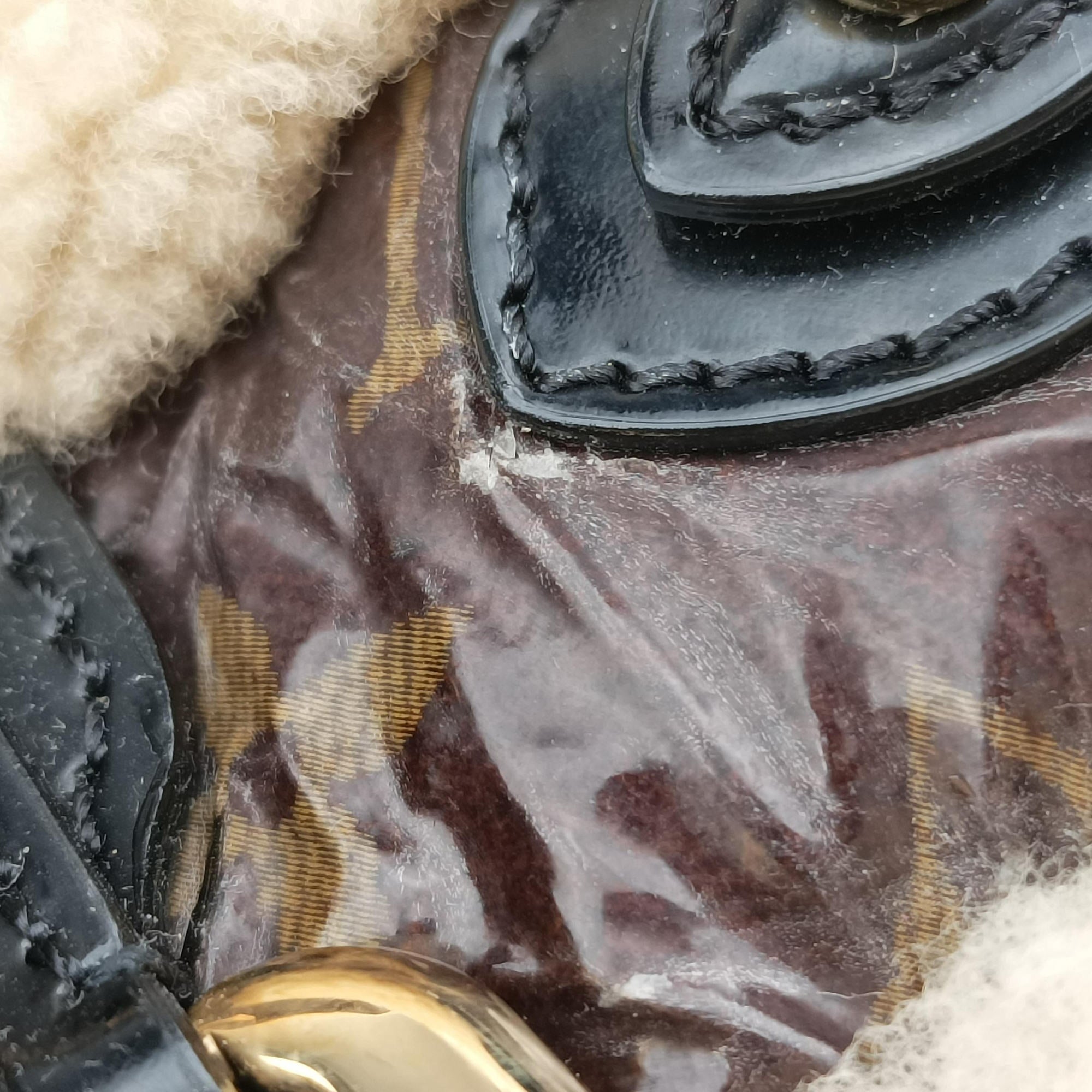 Pre-owned Louis Vuitton Monogram Shearling Thunder Tote Brown Monogram × Cream Coated Monogram Canvas x Shearling x Patent M95573 handbag | stylenewstar