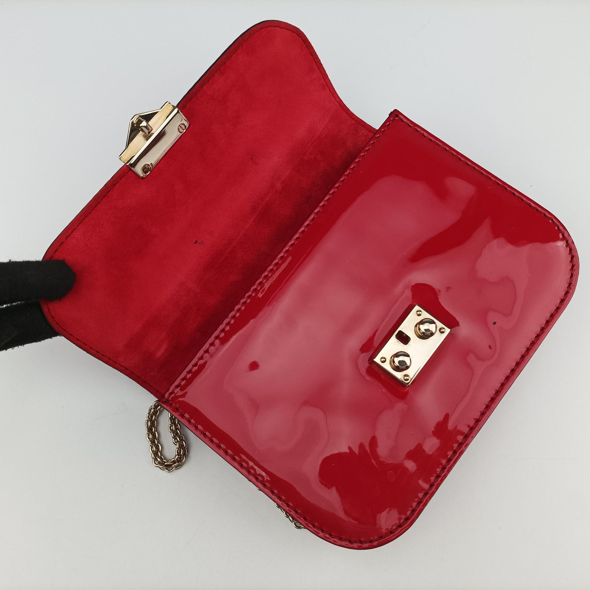 Vintage Valentino Rockstud Glam Lock Red Patent Leather  shoulderbag | stylenewstar