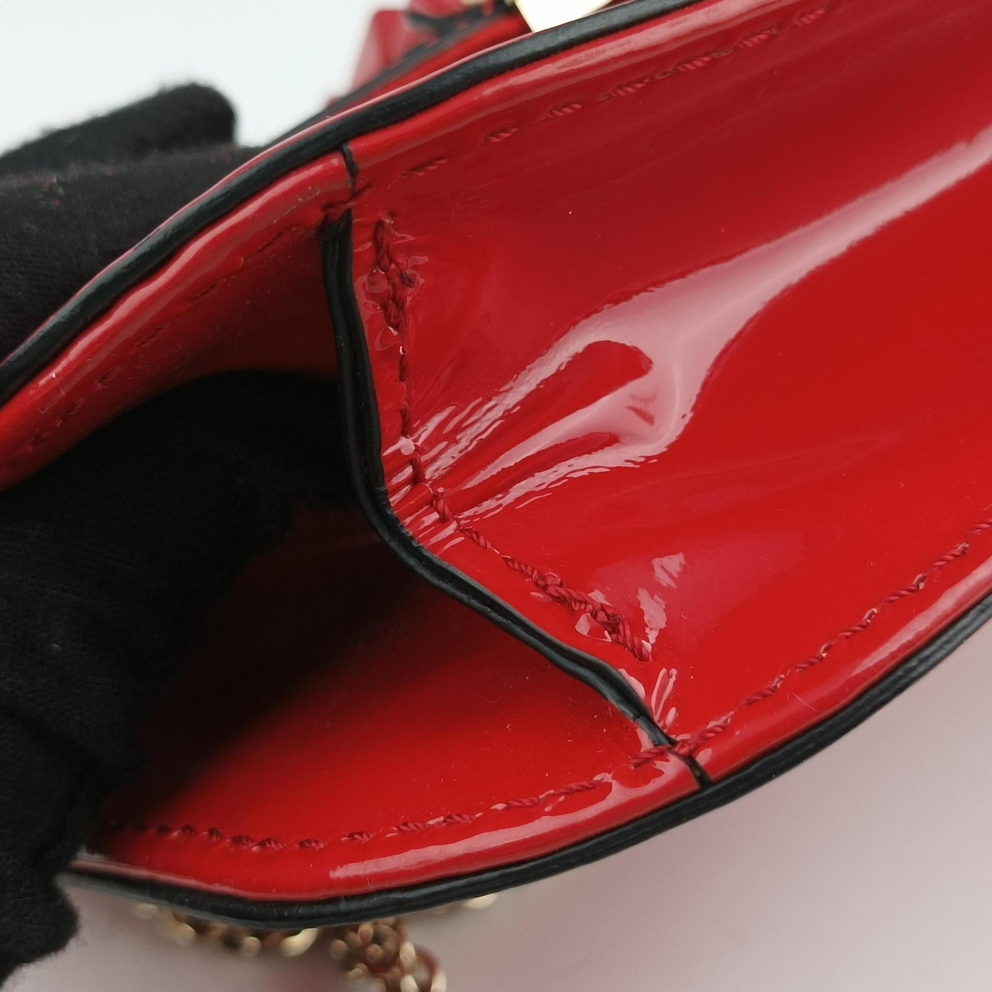 Vintage Valentino Rockstud Glam Lock Red Patent Leather  shoulderbag | stylenewstar