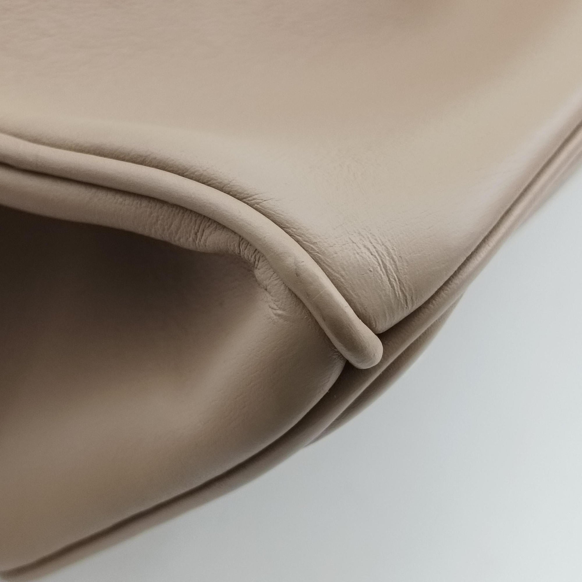 Pre-owned Christian Dior Diorissimo Beige Leather  shoulderbag | stylenewstar