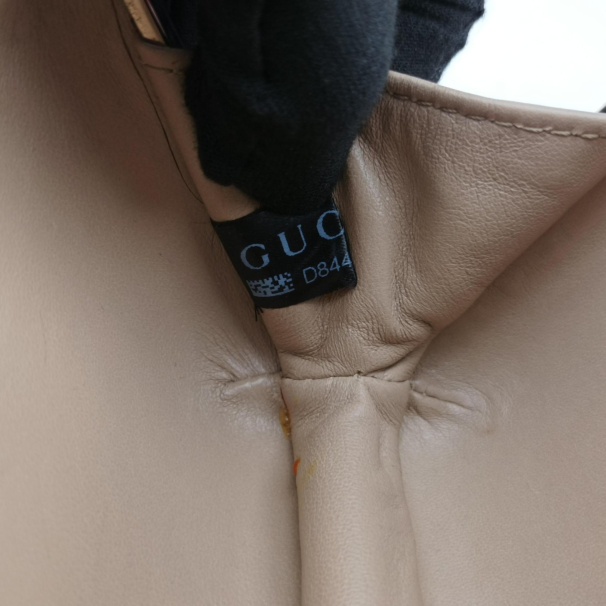 Pre-owned Gucci Broadway Taupe Leather 257075 handbag | stylenewstar
