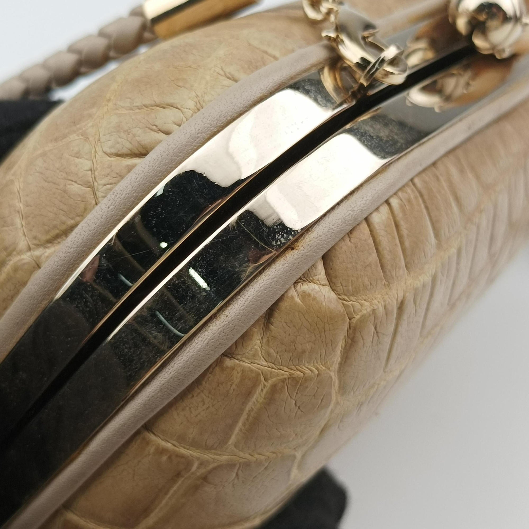 Pre-owned Gucci Broadway Taupe Leather 257075 handbag | stylenewstar