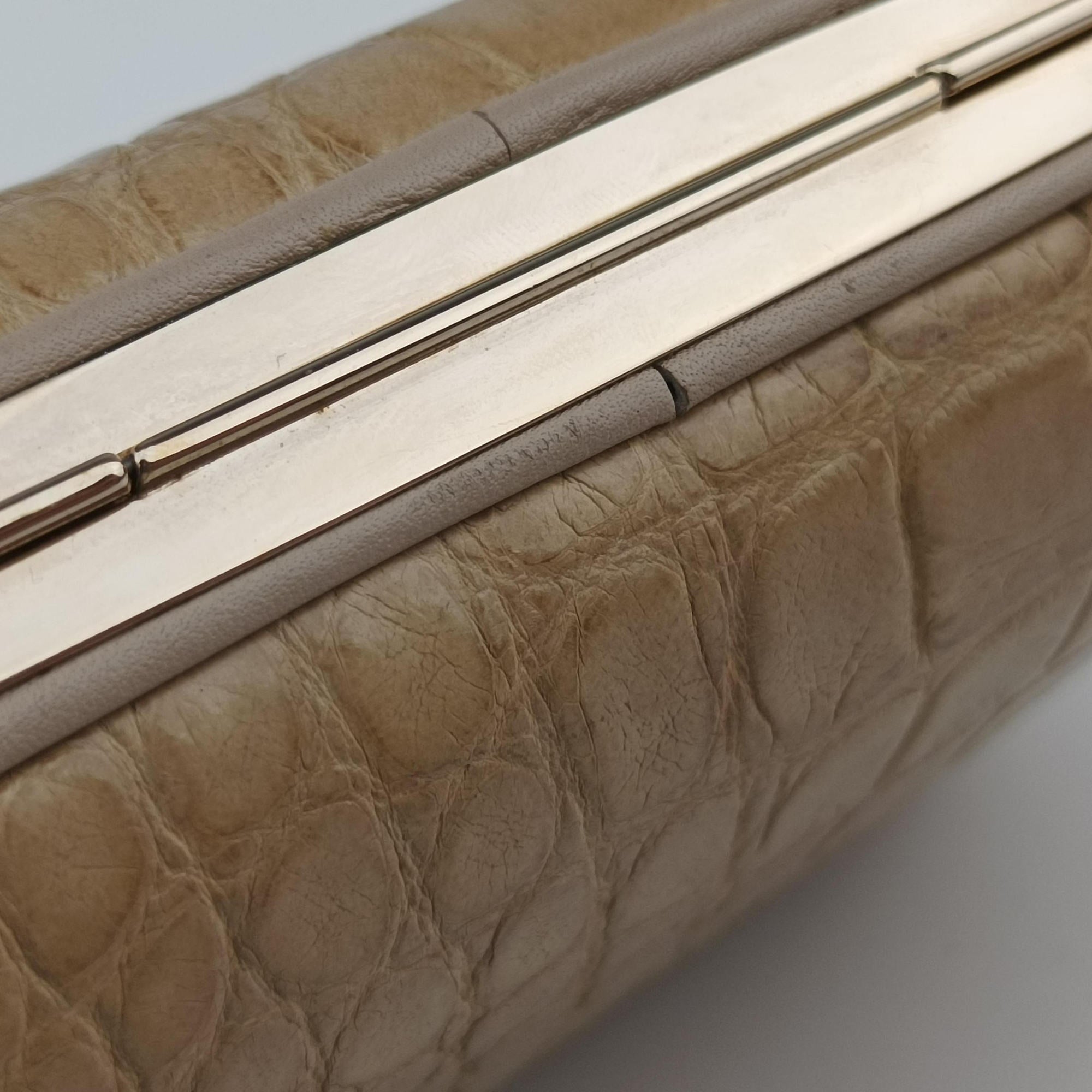 Pre-owned Gucci Broadway Taupe Leather 257075 handbag | stylenewstar