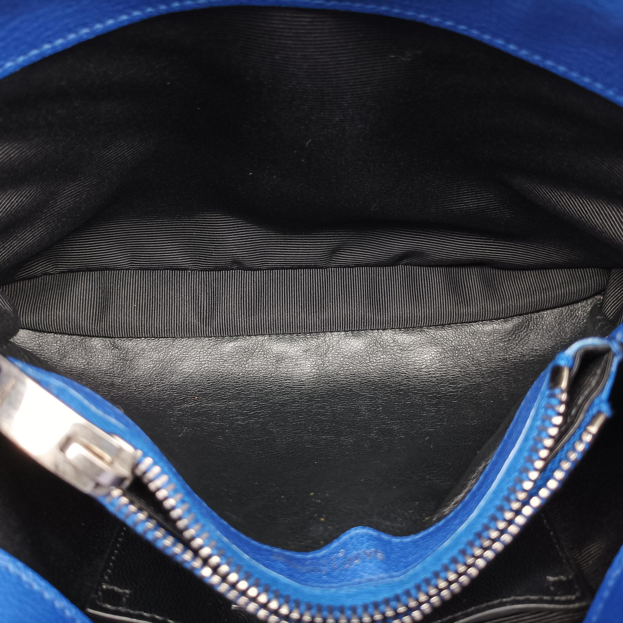 Vintage Yves Saint Laurent COLLEGE Blue Leather 392737 shoulderbag | stylenewstar