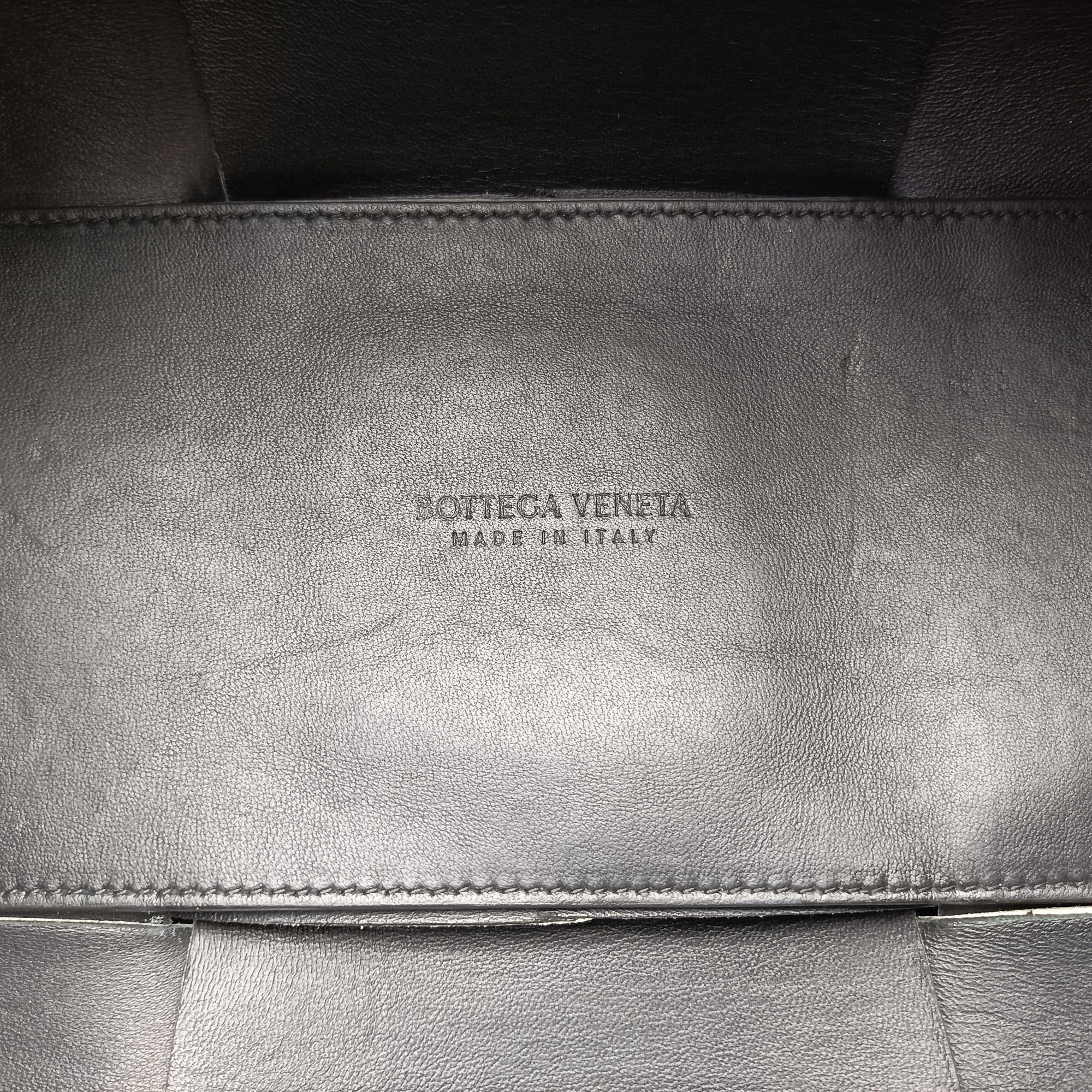 Pre-owned Bottega Veneta The Arcotote White lambskin  handbag | stylenewstar