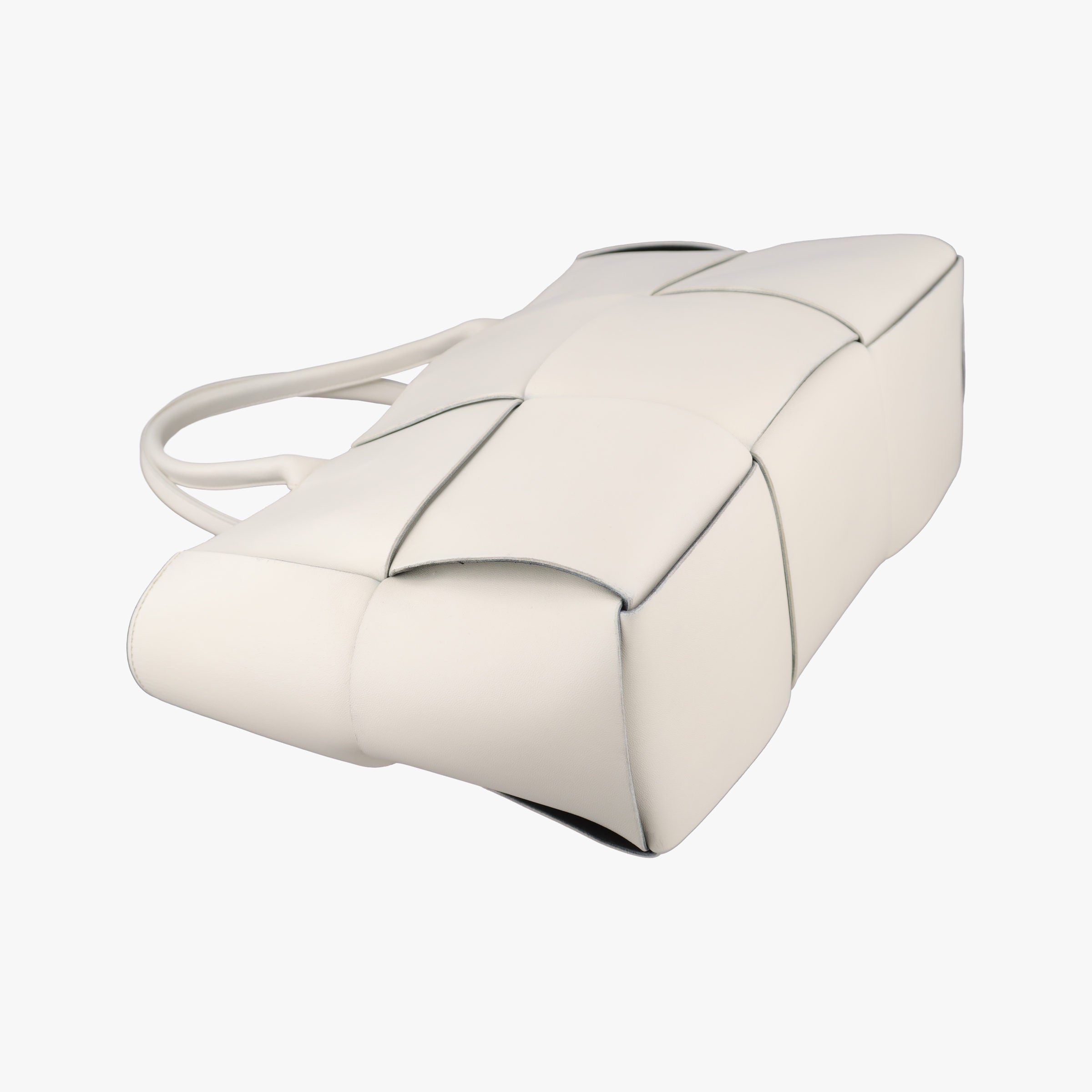 Pre-owned Bottega Veneta The Arcotote White lambskin  handbag | stylenewstar